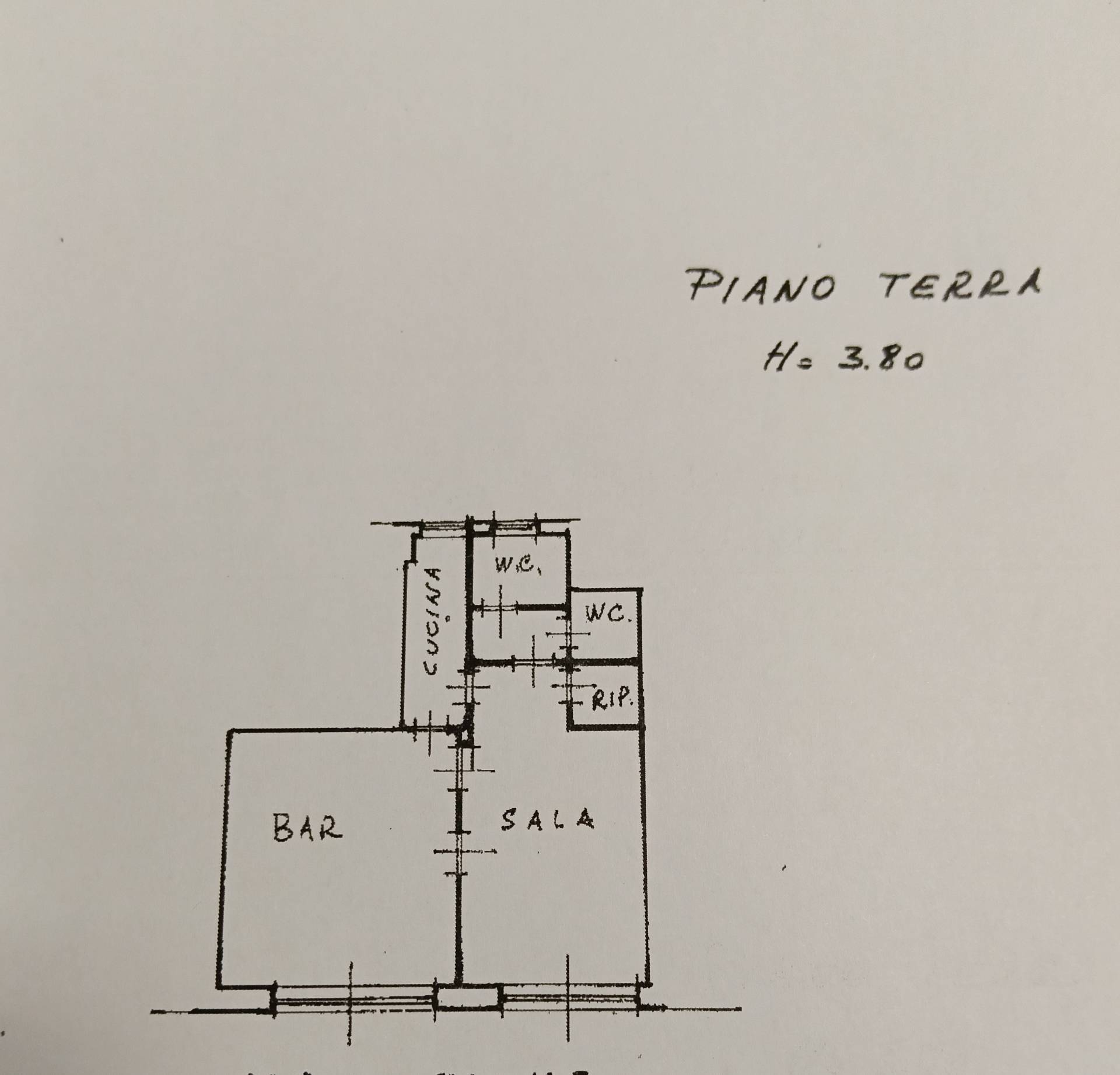 Immagine 13 di Attività commerciale in vendita  in Piazza Grande 10 a Livorno