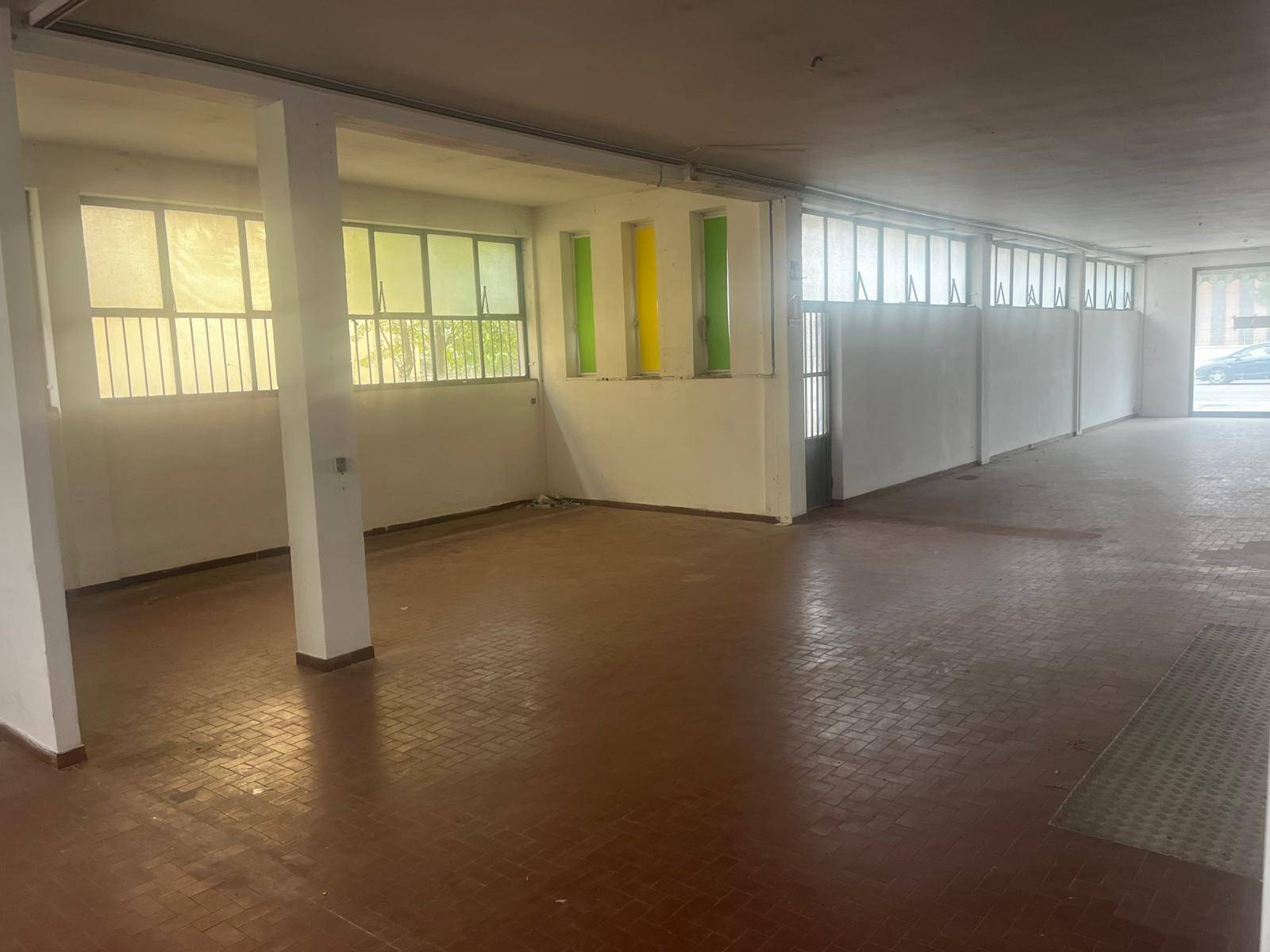 Immagine 2 di Locale commerciale in affitto  in via nazario sauro a Cascina