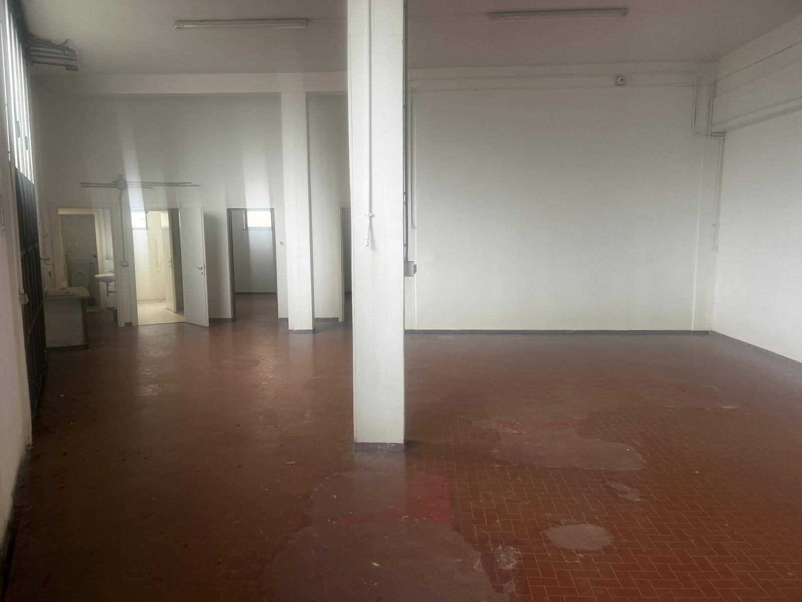 Immagine 9 di Locale commerciale in affitto  in via nazario sauro a Cascina