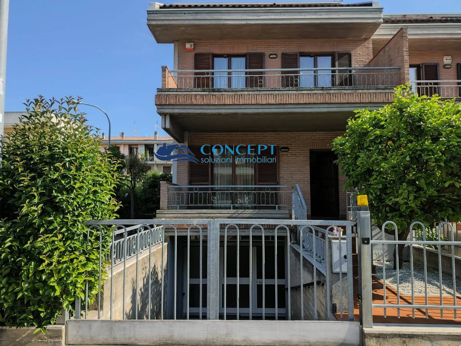 Immagine 2 di Villetta a schiera in vendita  in via Liri snc a San Benedetto Del Tronto