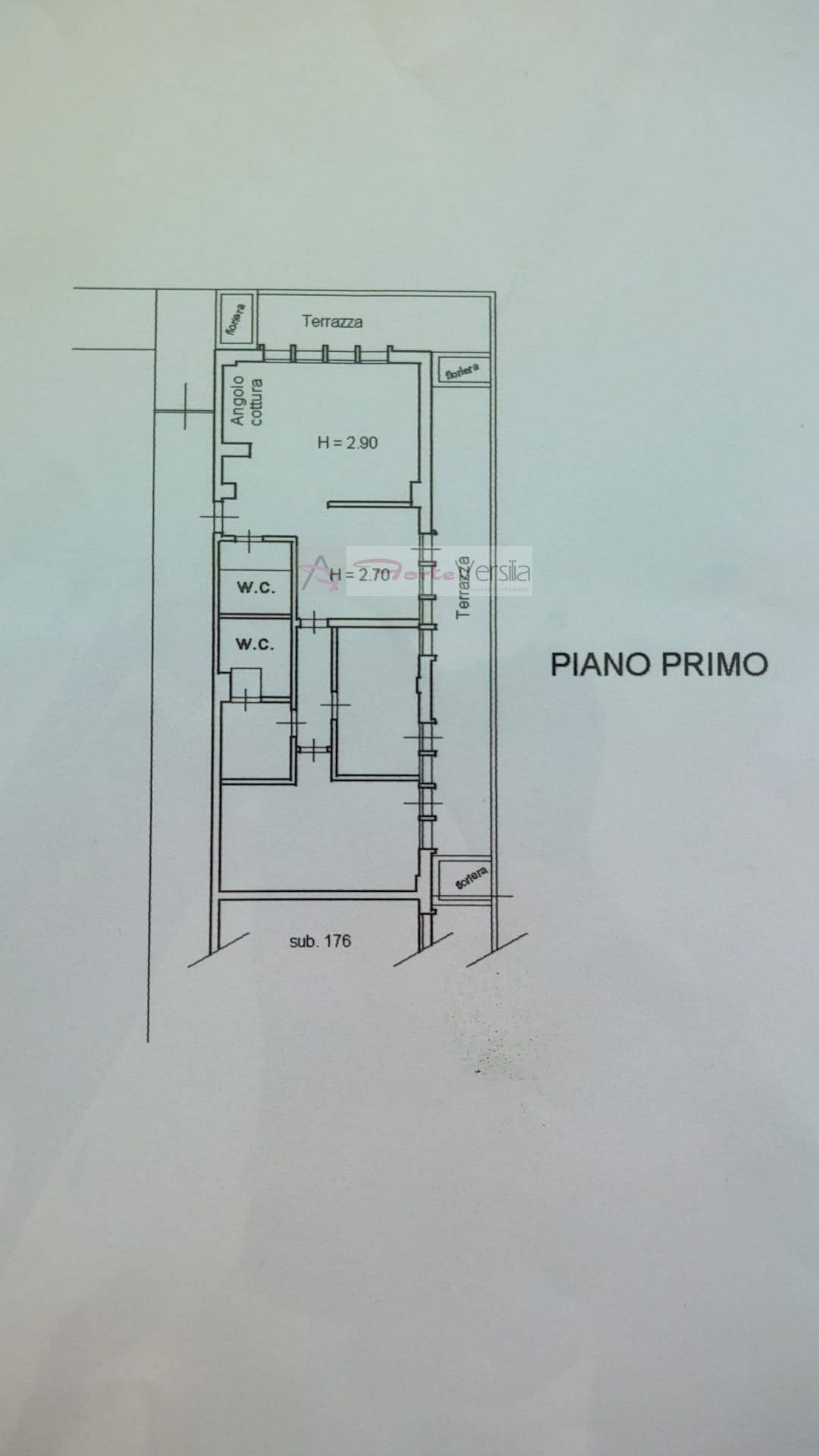 Immagine 35 di Appartamento in vendita  a Montignoso