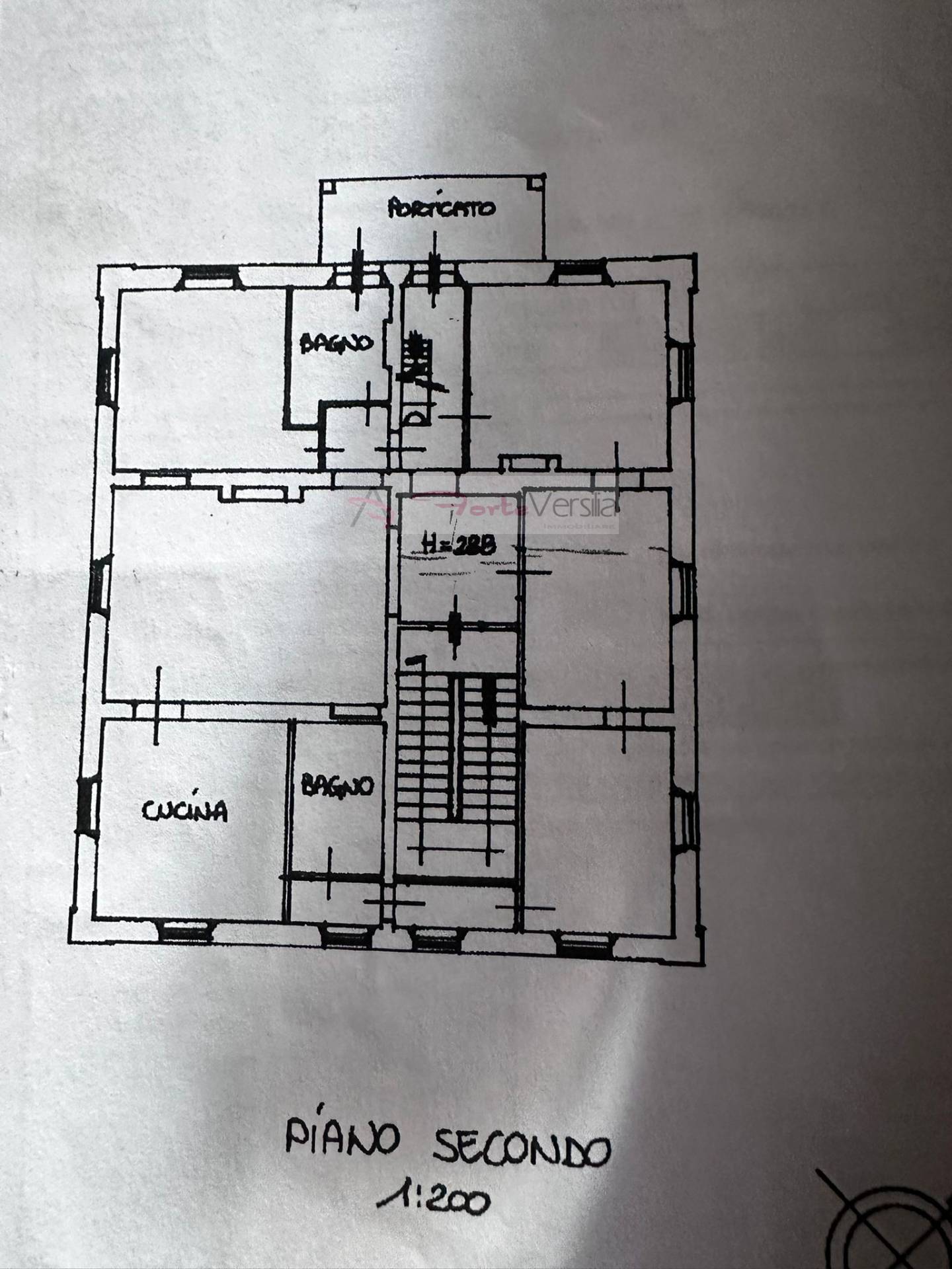 Immagine 39 di Appartamento in vendita  a Pietrasanta
