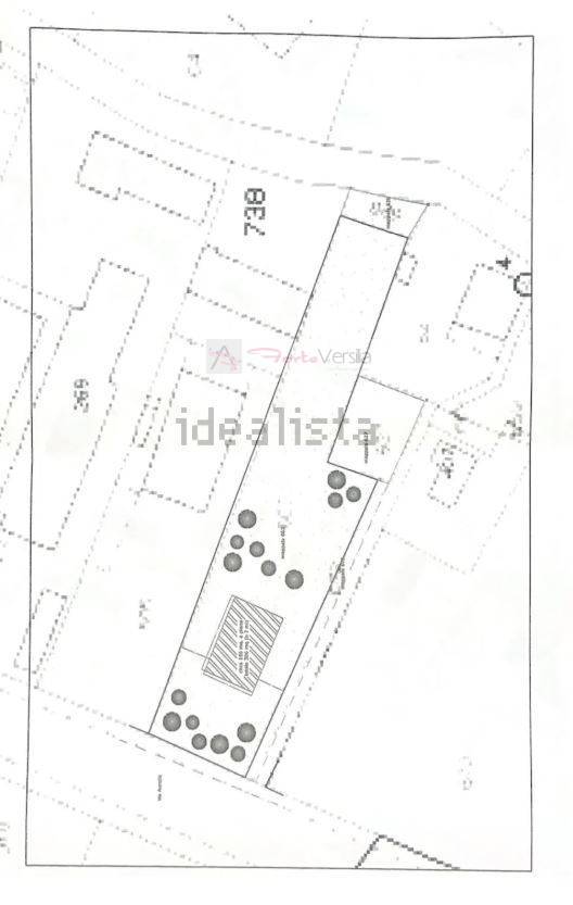 Immagine 30 di Capannone industriale in vendita  a Pietrasanta