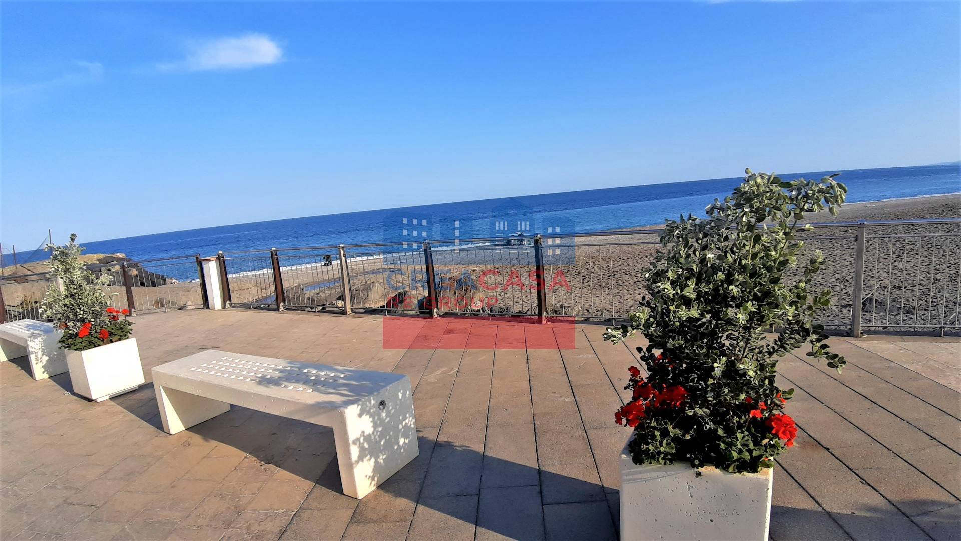 Immagine 31 di Appartamento in vendita  in Via Recanati a Giardini-Naxos