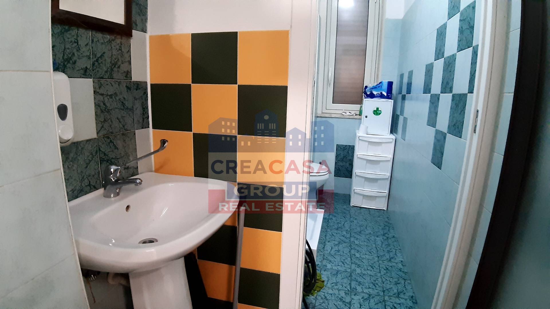 Immagine 12 di Attività commerciale in vendita  in Via Consolare Valeria a Giardini-Naxos