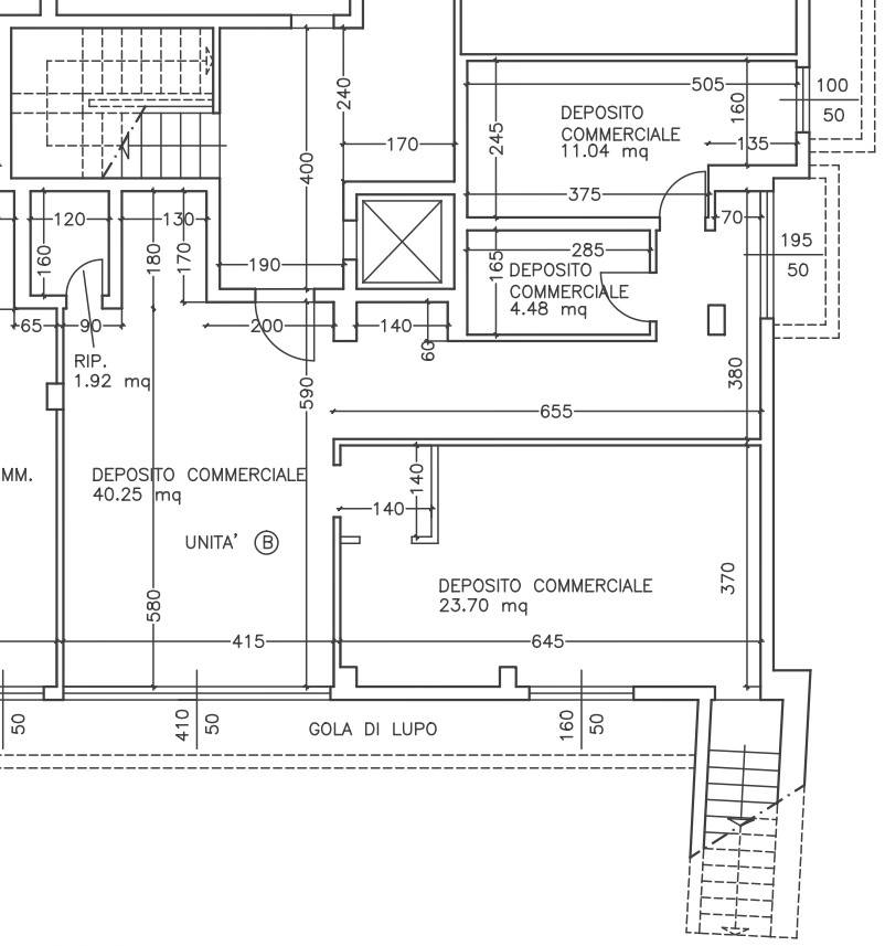Immagine 21 di Magazzino in vendita  a Quartu Sant'elena
