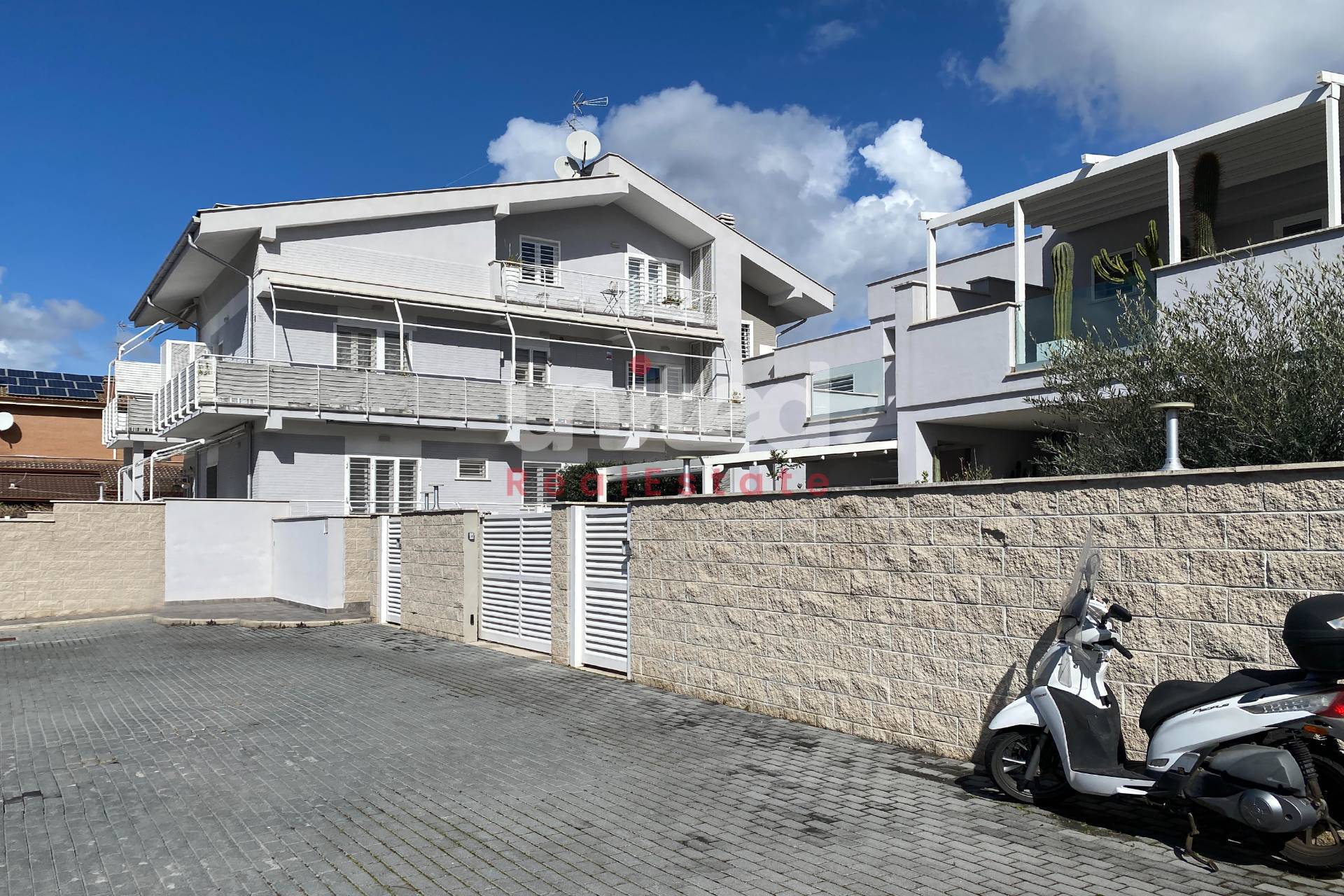 Immagine 24 di Appartamento in vendita  in Via Pio Colussi 8 a Roma