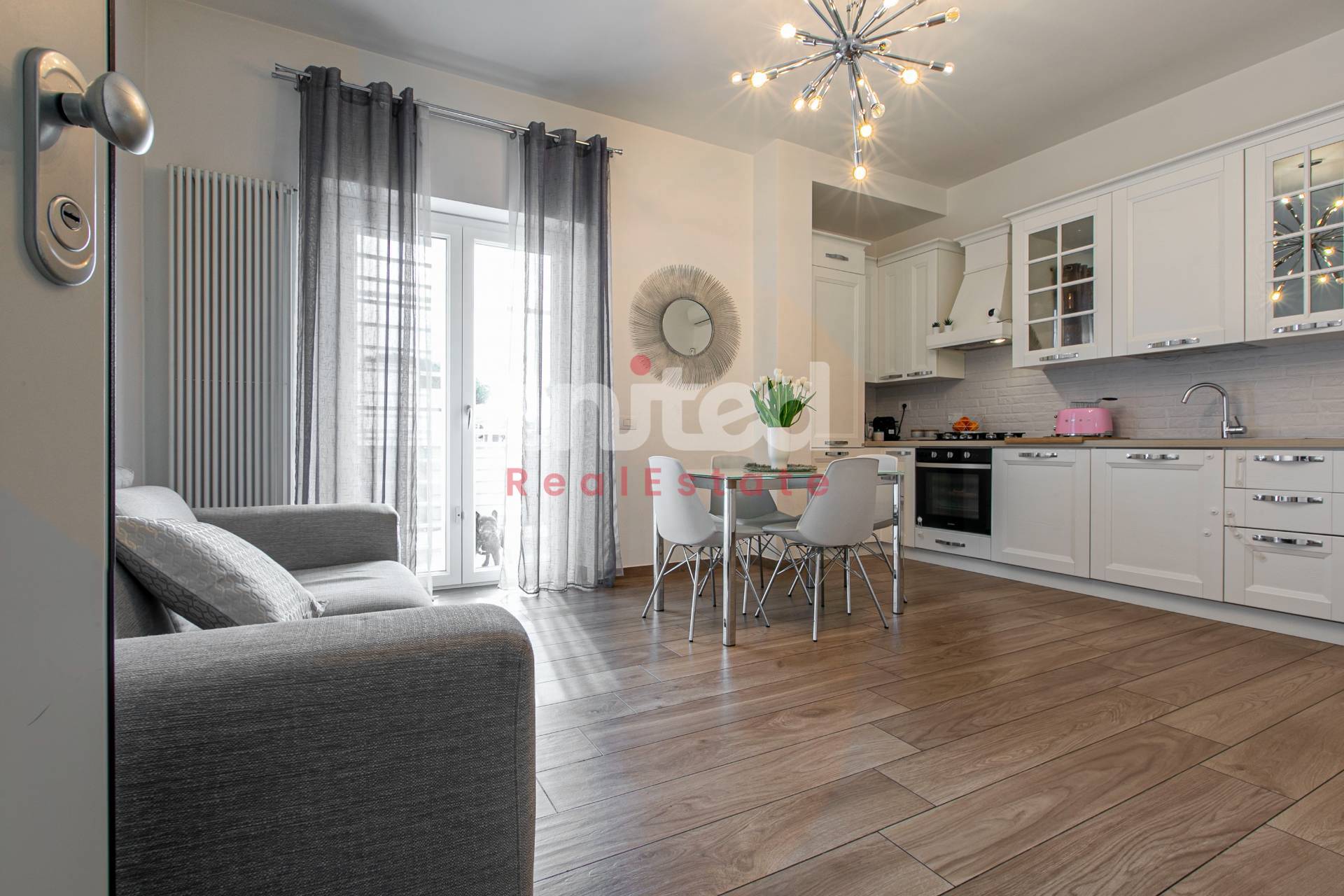 Immagine 6 di Appartamento in vendita  in Via Pio Colussi 8 a Roma