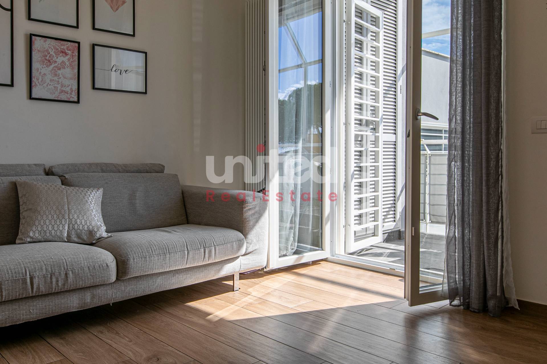 Immagine 4 di Appartamento in vendita  in Via Pio Colussi 8 a Roma