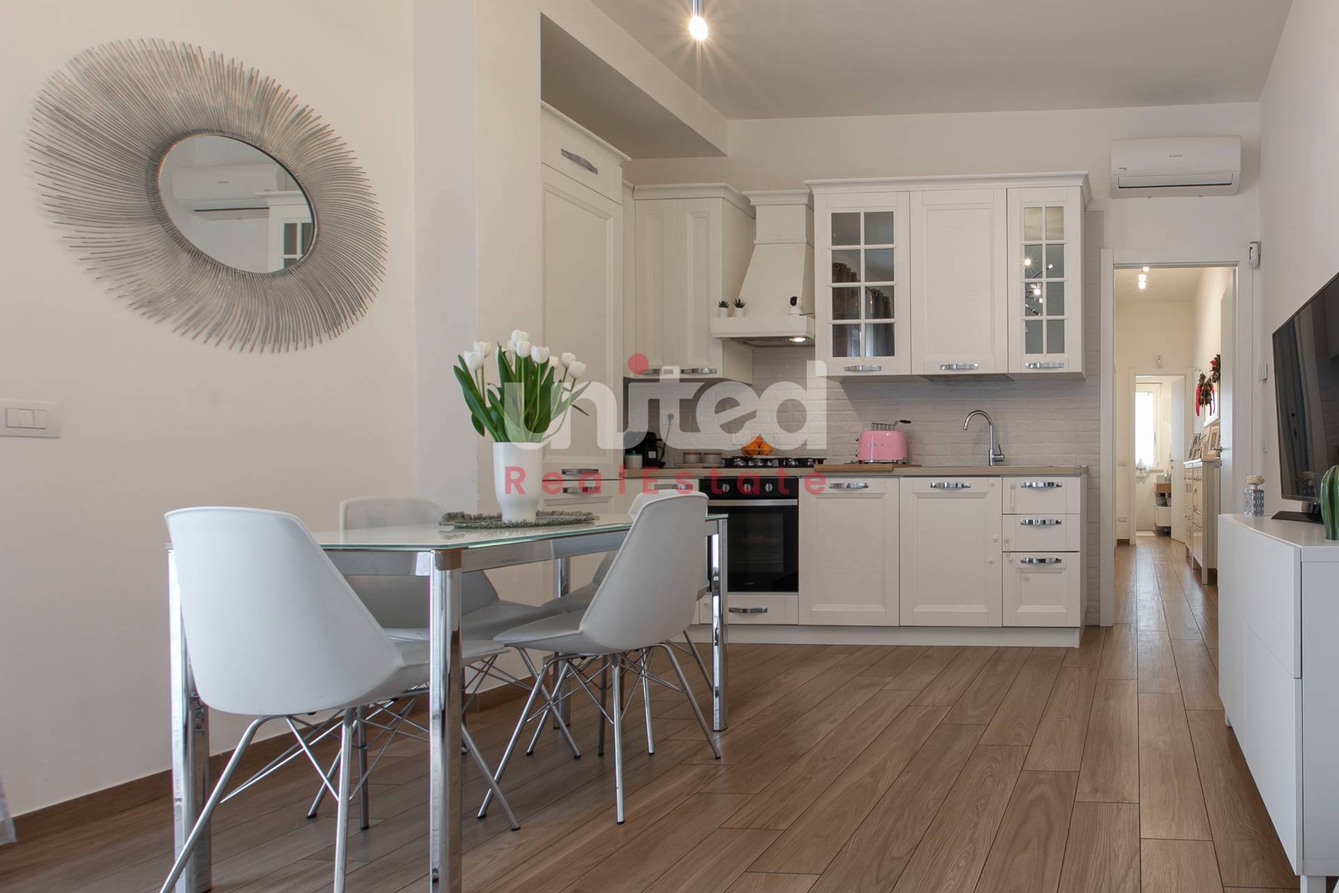 Immagine 5 di Appartamento in vendita  in Via Pio Colussi 8 a Roma