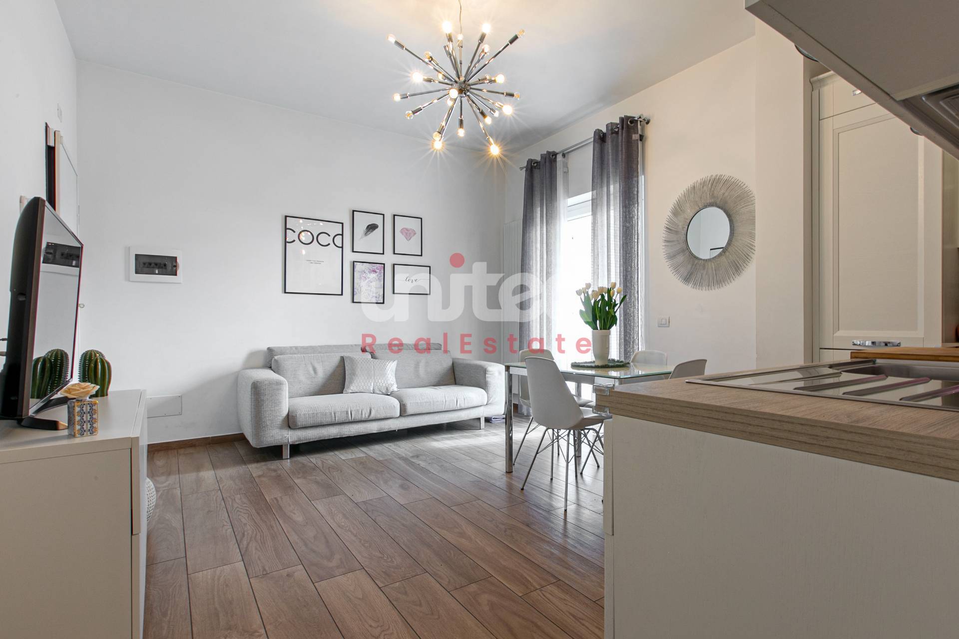 Immagine 2 di Appartamento in vendita  in Via Pio Colussi 8 a Roma