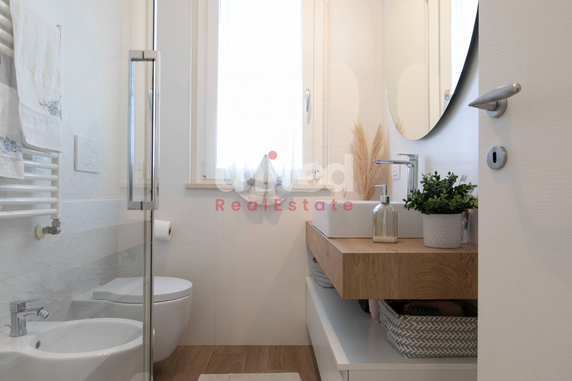 Immagine 17 di Appartamento in vendita  in Via Pio Colussi 8 a Roma