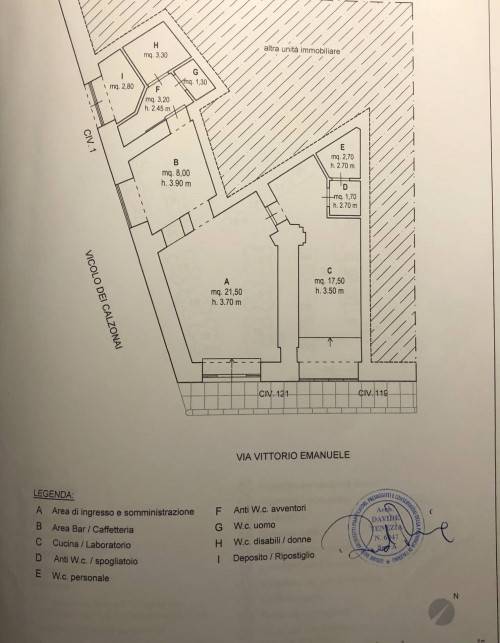 Immagine 8 di Locale commerciale in affitto  in Via Vittorio Emanuele a Palermo