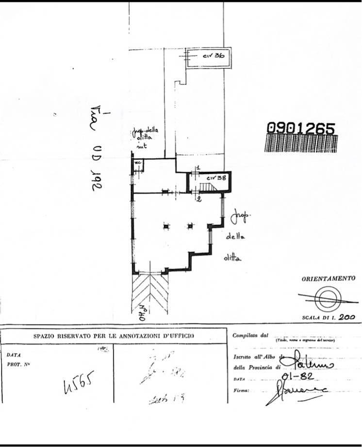 Immagine 11 di Magazzino in vendita  in Via Francesco Musotto a Palermo