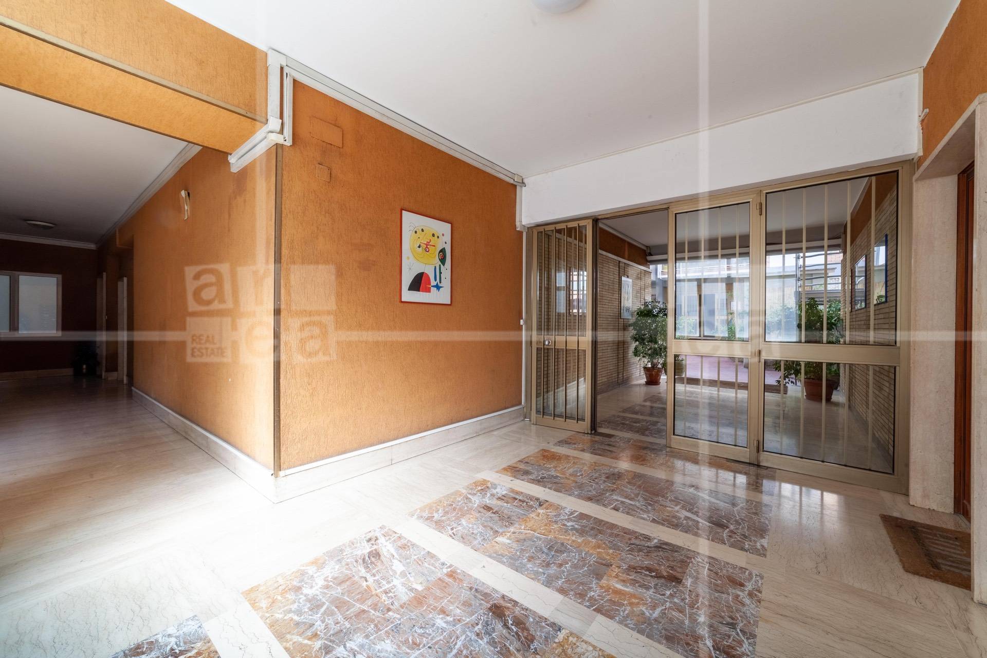 Immagine 38 di Appartamento in vendita  in VIA PAOLA FALCONIERI 82 a Roma