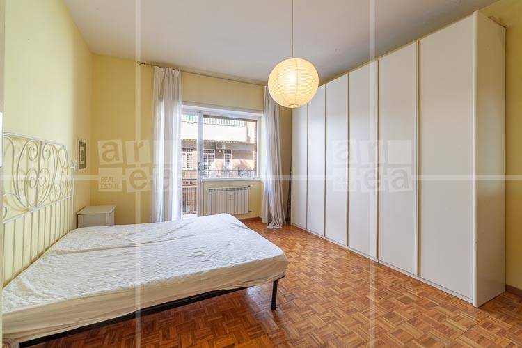 Immagine 43 di Appartamento in vendita  in VIA PAOLA FALCONIERI 82 a Roma