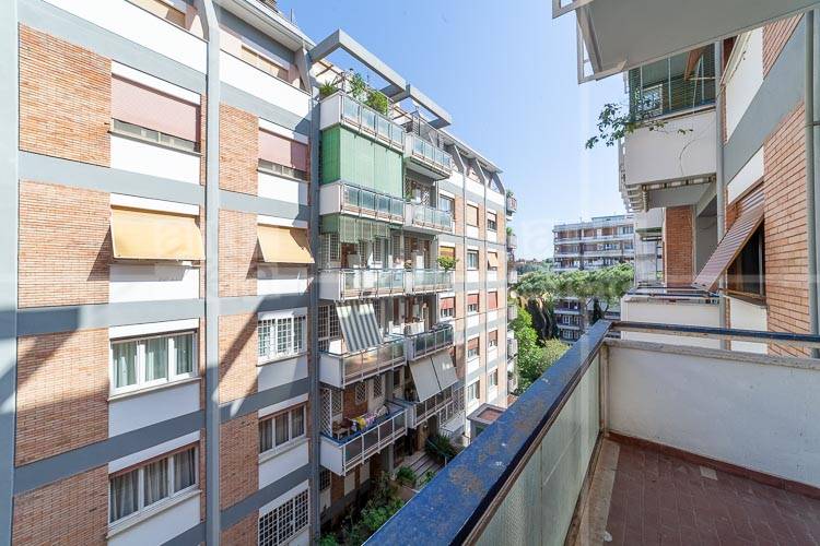 Immagine 64 di Appartamento in vendita  in VIA PAOLA FALCONIERI 82 a Roma