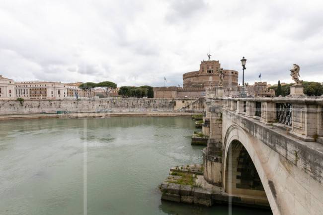 Immagine 3 di Appartamento in vendita  in Via Paola a Roma