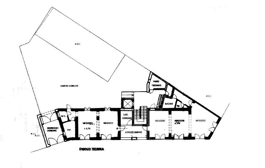 Immagine 15 di Negozio in vendita  in Via Alessandro Volta 2 a Gallarate