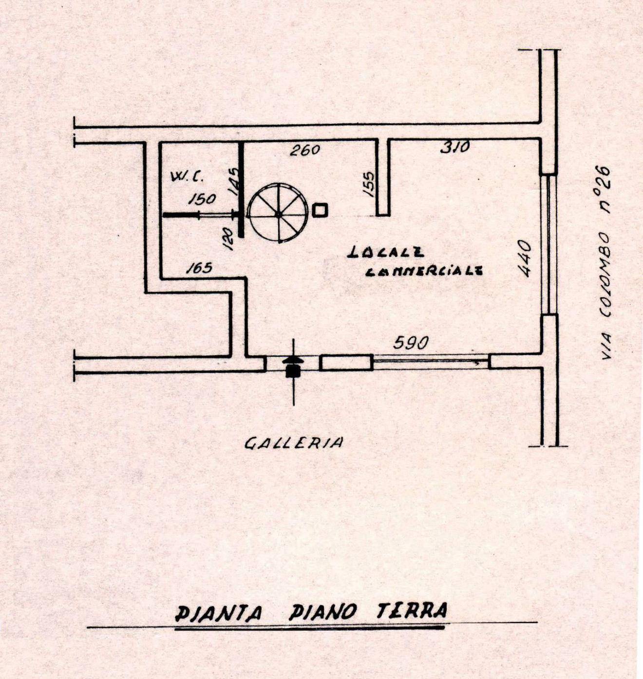 Immagine 22 di Negozio in affitto  in Via Colombo 24 a Caserta