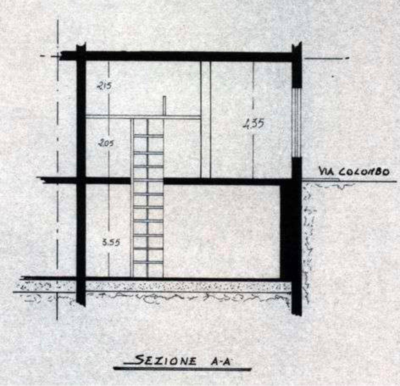 Immagine 24 di Negozio in affitto  in Via Colombo 24 a Caserta