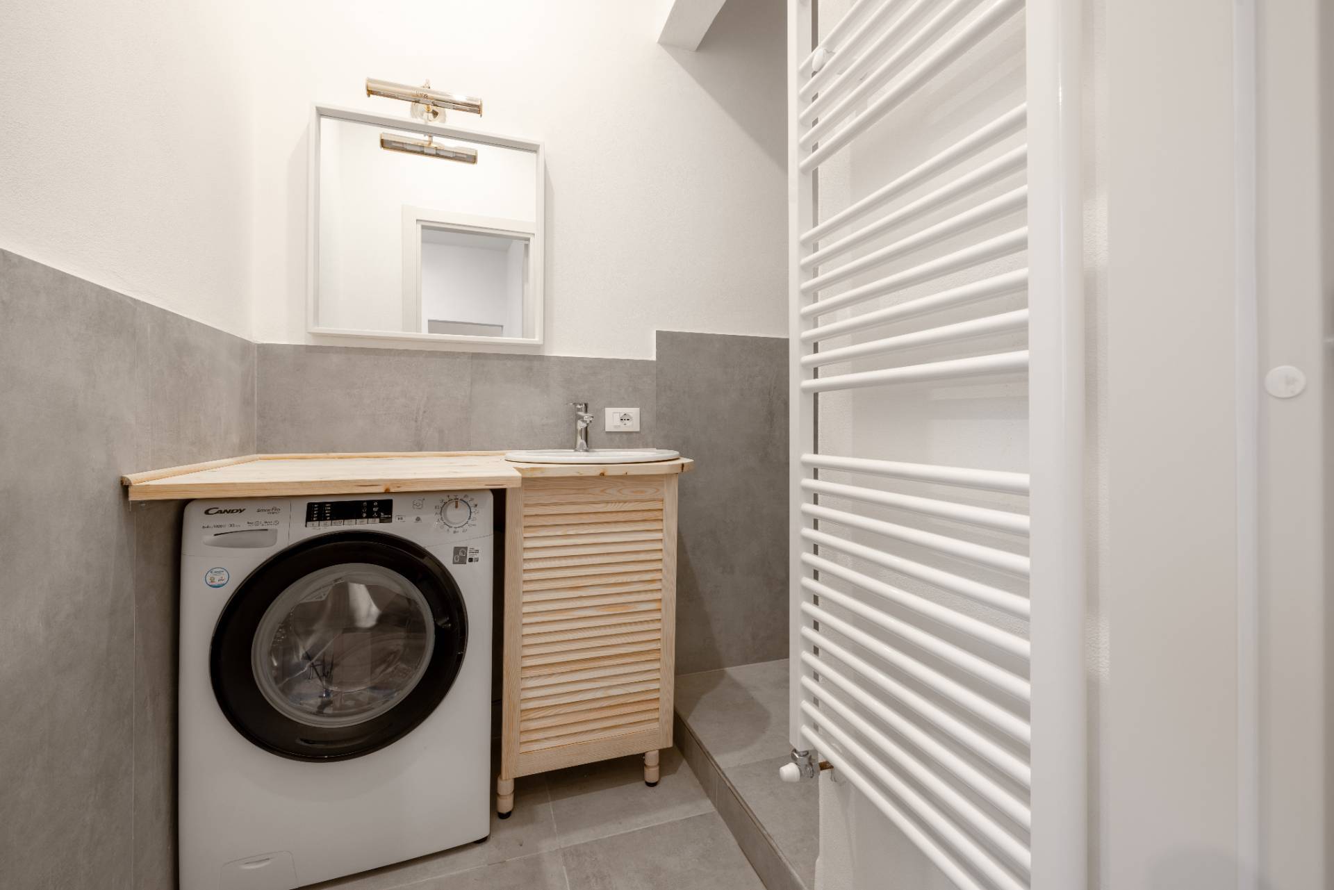 Immagine 7 di Appartamento in vendita  in Via San Zanobi a Firenze