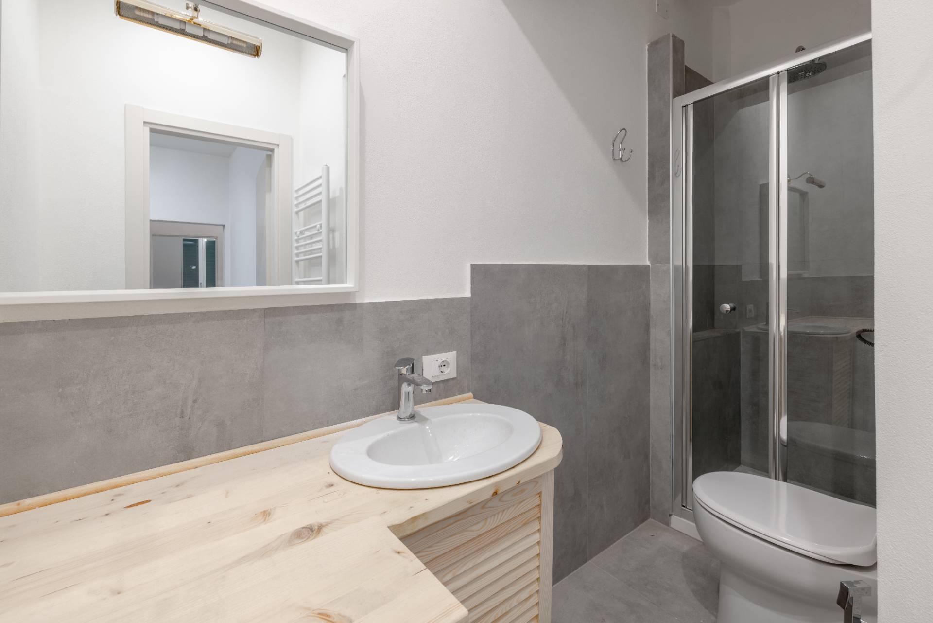 Immagine 19 di Appartamento in vendita  in Via San Zanobi a Firenze