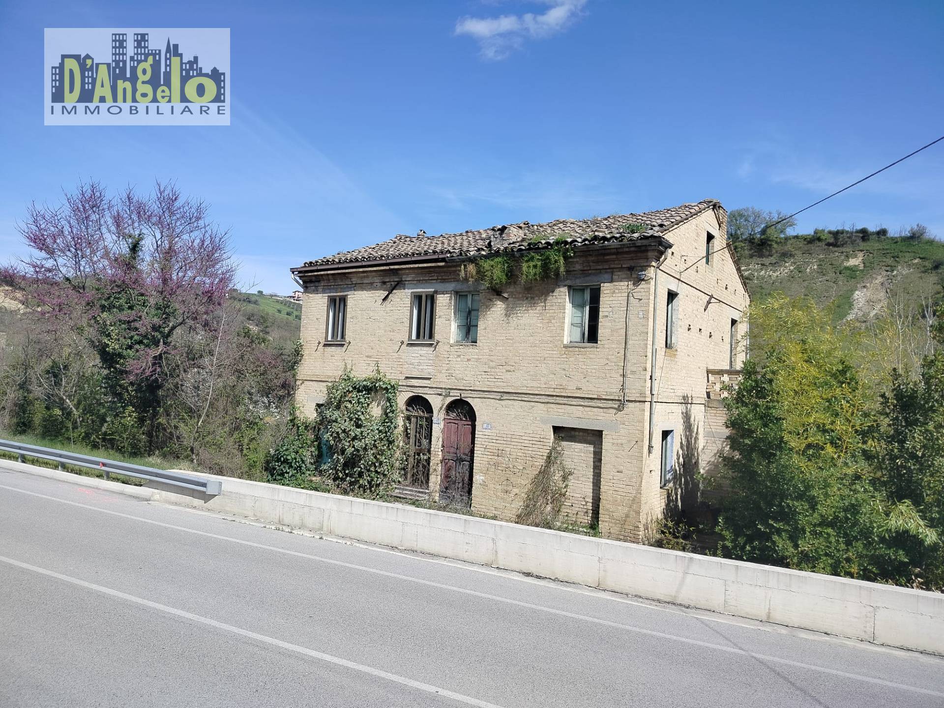 Immagine 2 di Casa indipendente in vendita  in Contrada Lava 161, 162 a Offida