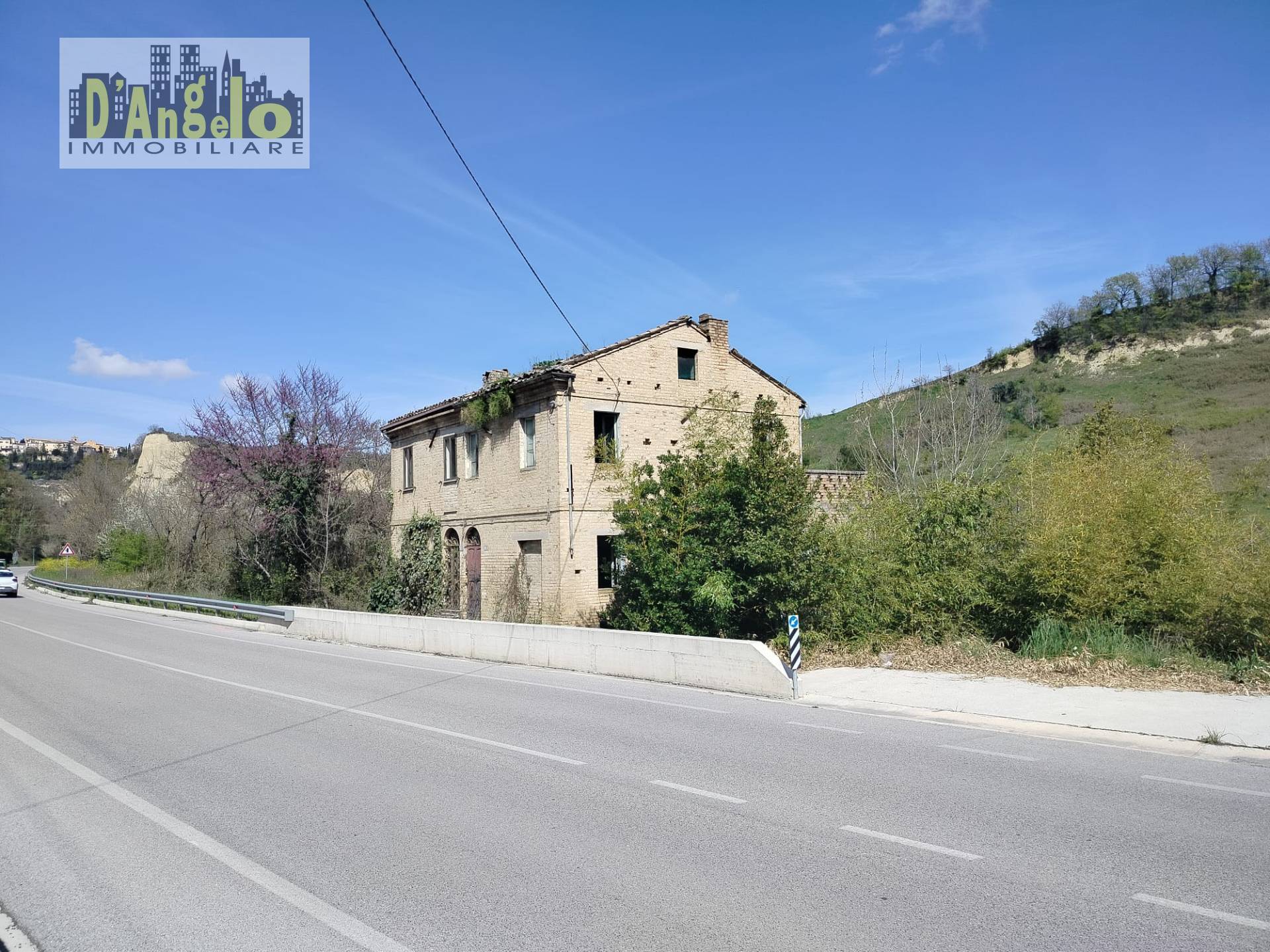 Immagine 3 di Casa indipendente in vendita  in Contrada Lava 161, 162 a Offida