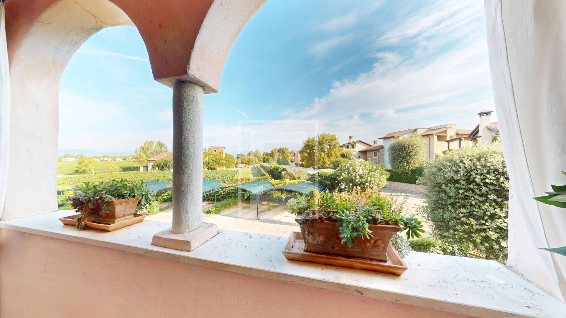 Immagine 10 di Appartamento in vendita  in Località Sermana 1 a Peschiera Del Garda