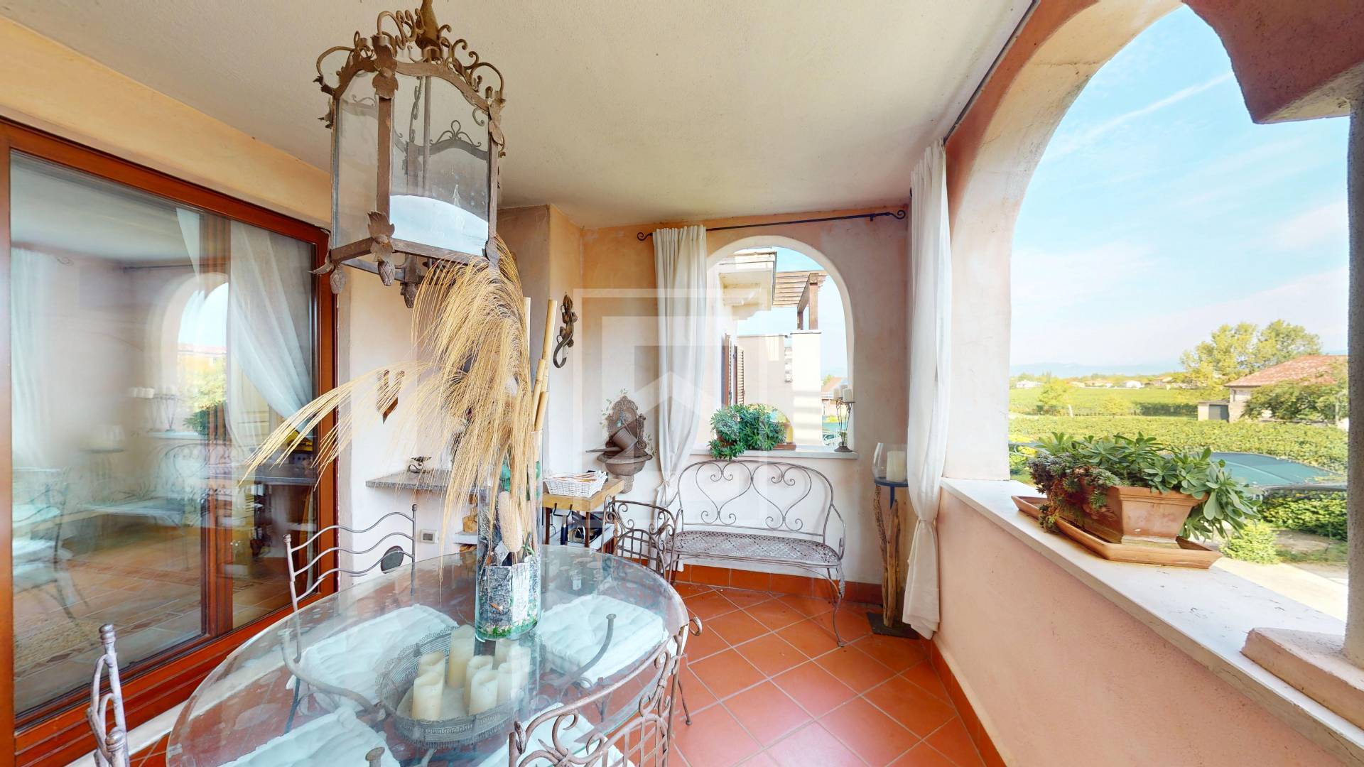 Immagine 11 di Appartamento in vendita  in Località Sermana 1 a Peschiera Del Garda