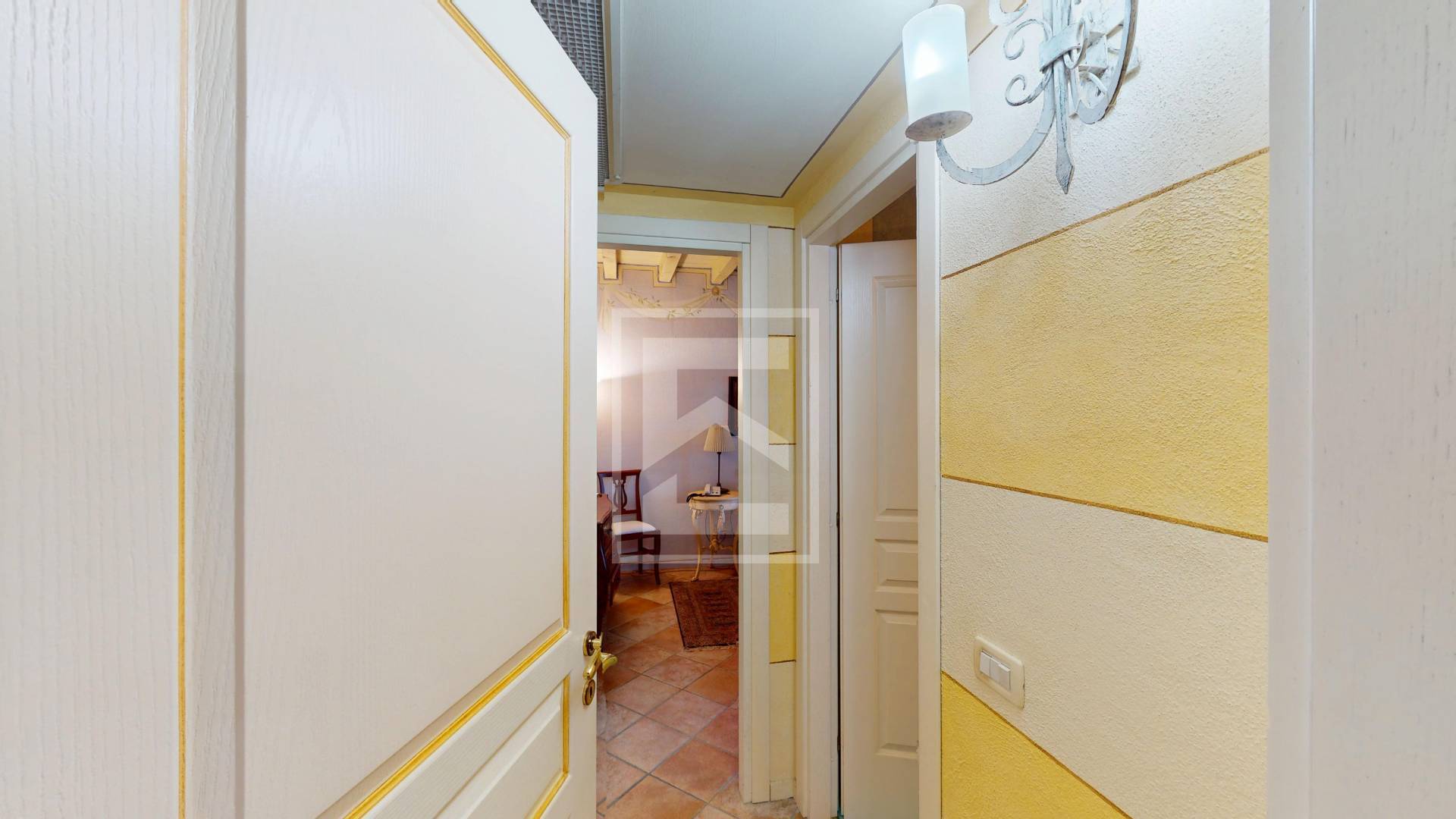 Immagine 18 di Appartamento in vendita  in Località Sermana 1 a Peschiera Del Garda