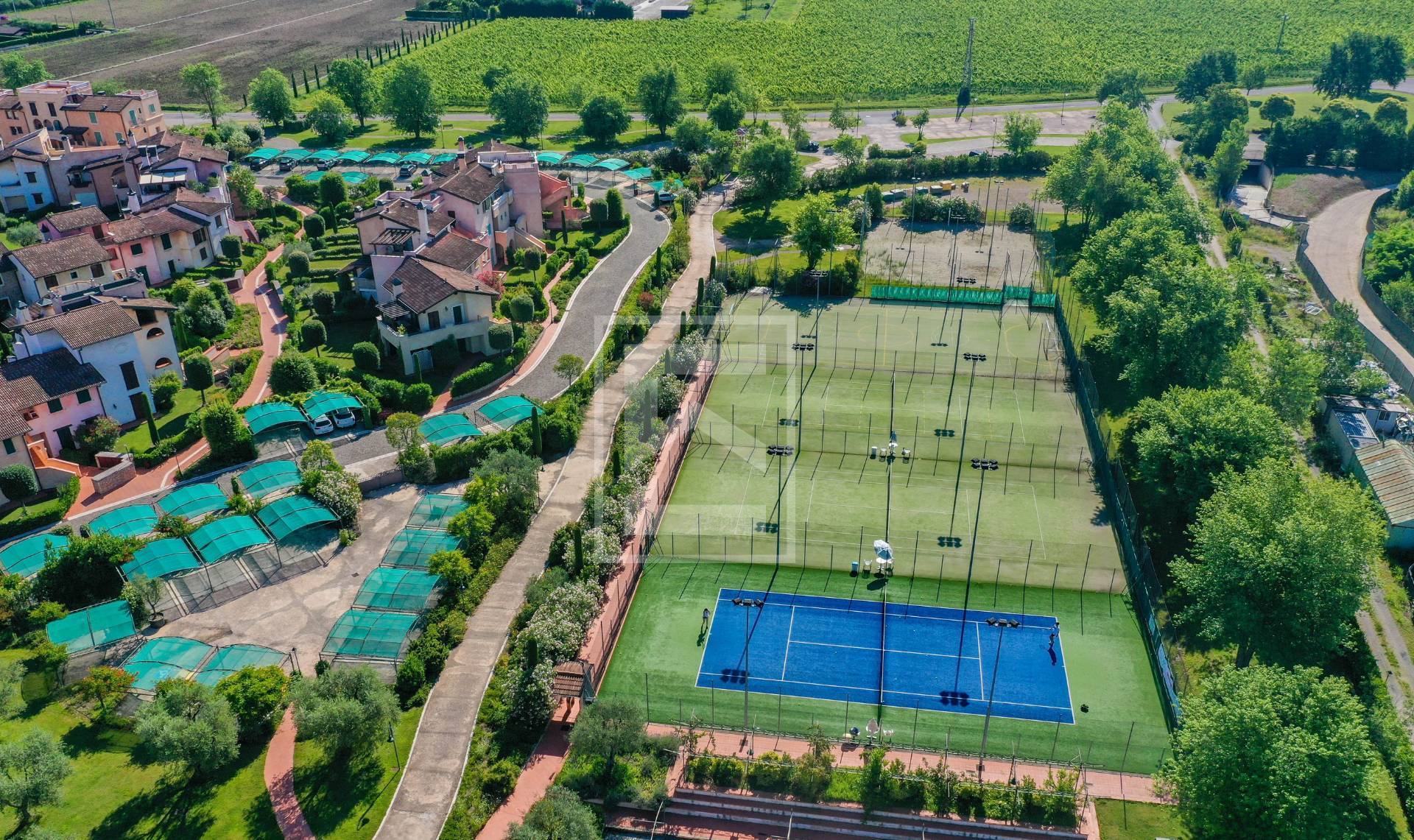 Immagine 38 di Appartamento in vendita  in Località Sermana 1 a Peschiera Del Garda