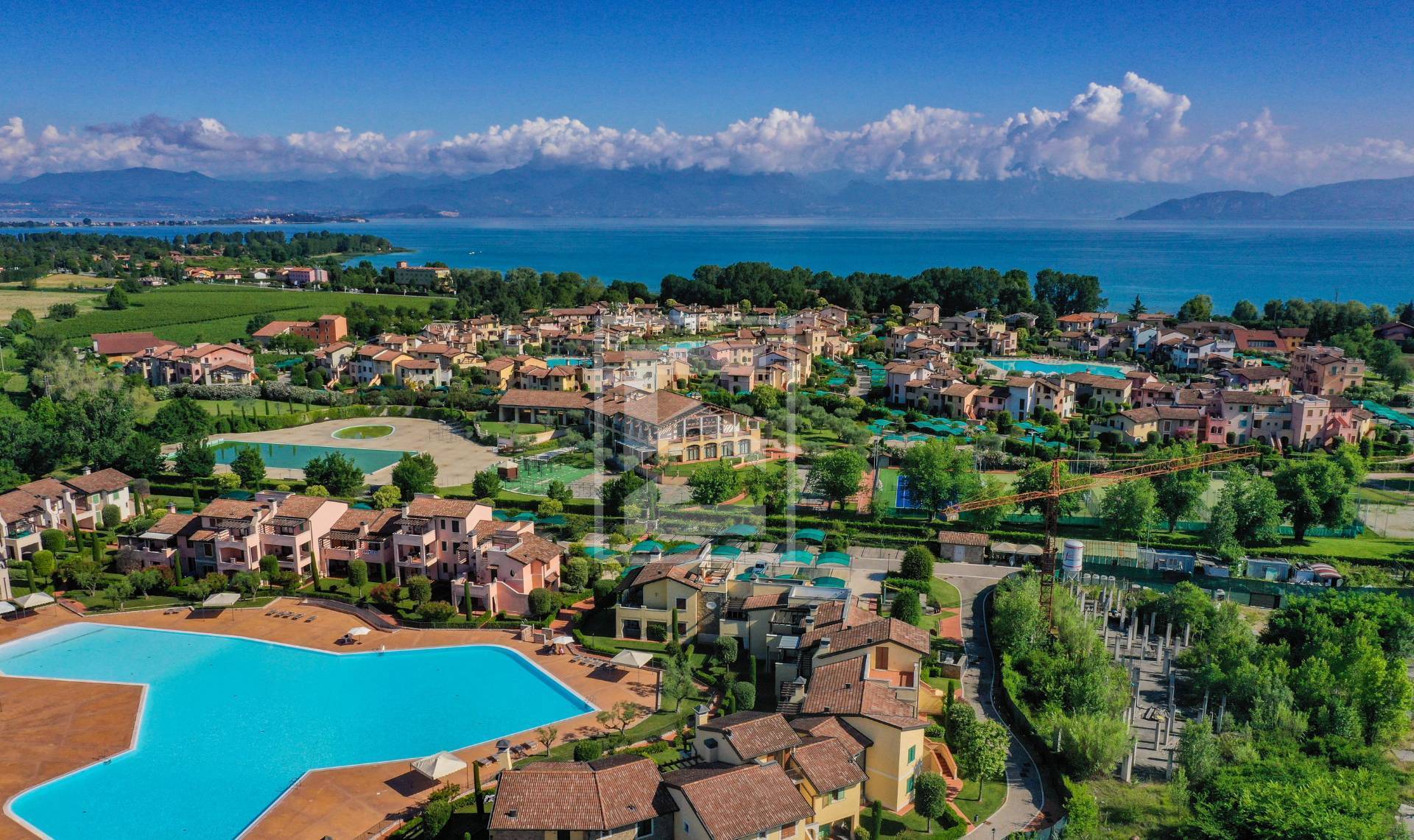 Immagine 39 di Appartamento in vendita  in Località Sermana 1 a Peschiera Del Garda