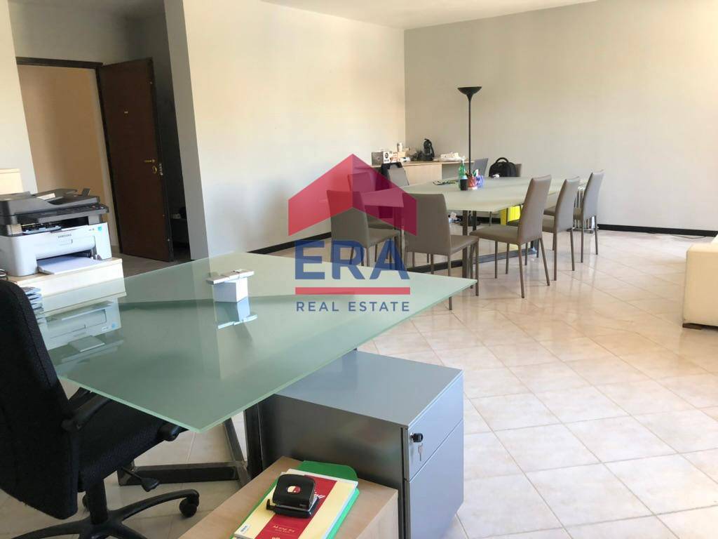 Immagine 11 di Ufficio in affitto  in Via Alcide De Gasperi 4 a Pomezia