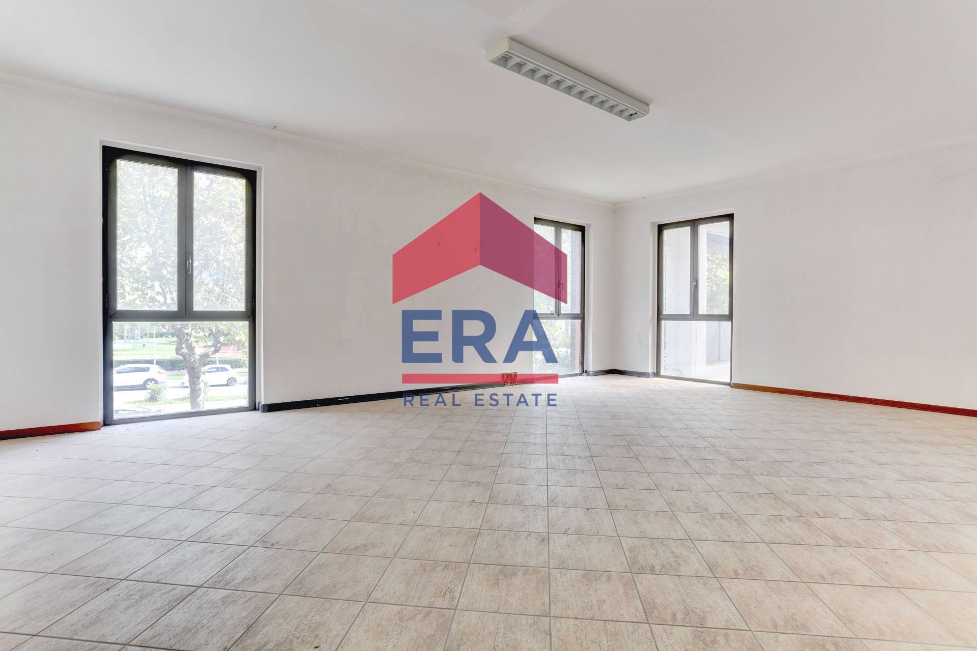 Immagine 12 di Ufficio in affitto  in Via Alcide De Gasperi 4 a Pomezia