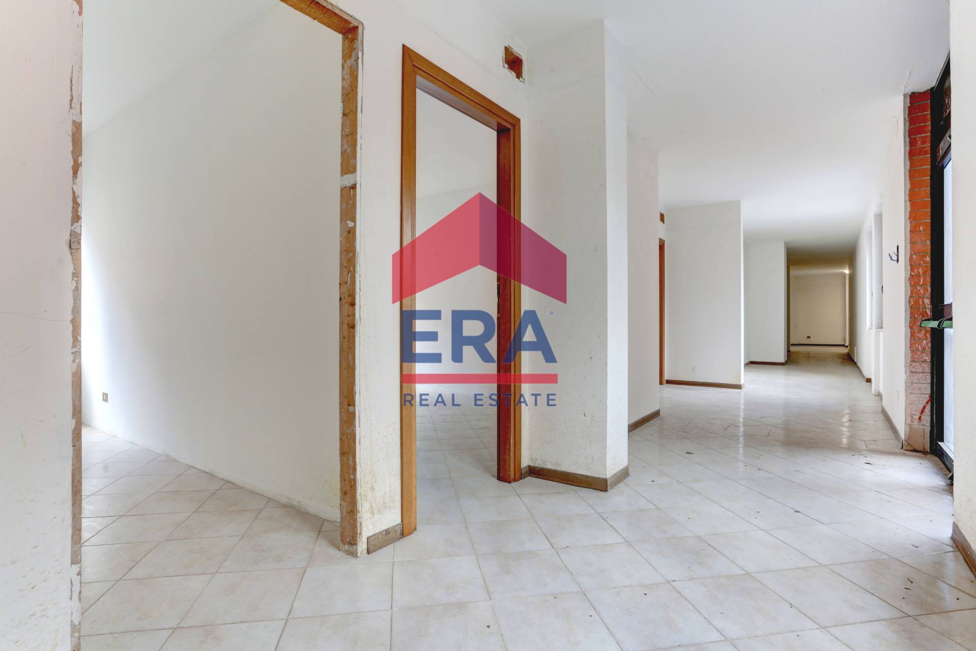 Immagine 18 di Ufficio in affitto  in Via Alcide De Gasperi 4 a Pomezia