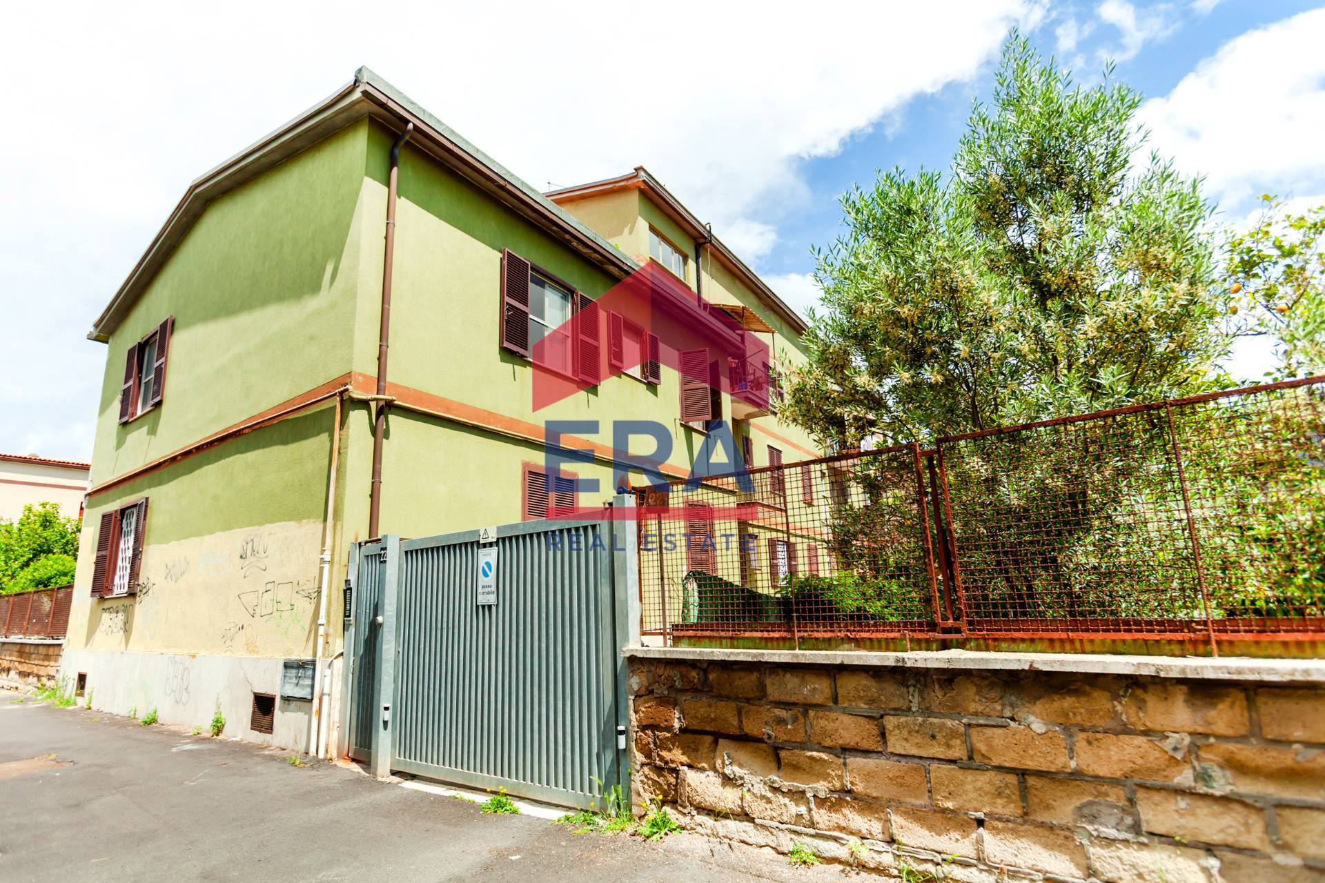 Immagine 2 di Appartamento in vendita  in Via Giuseppe Andre' 22 a Roma