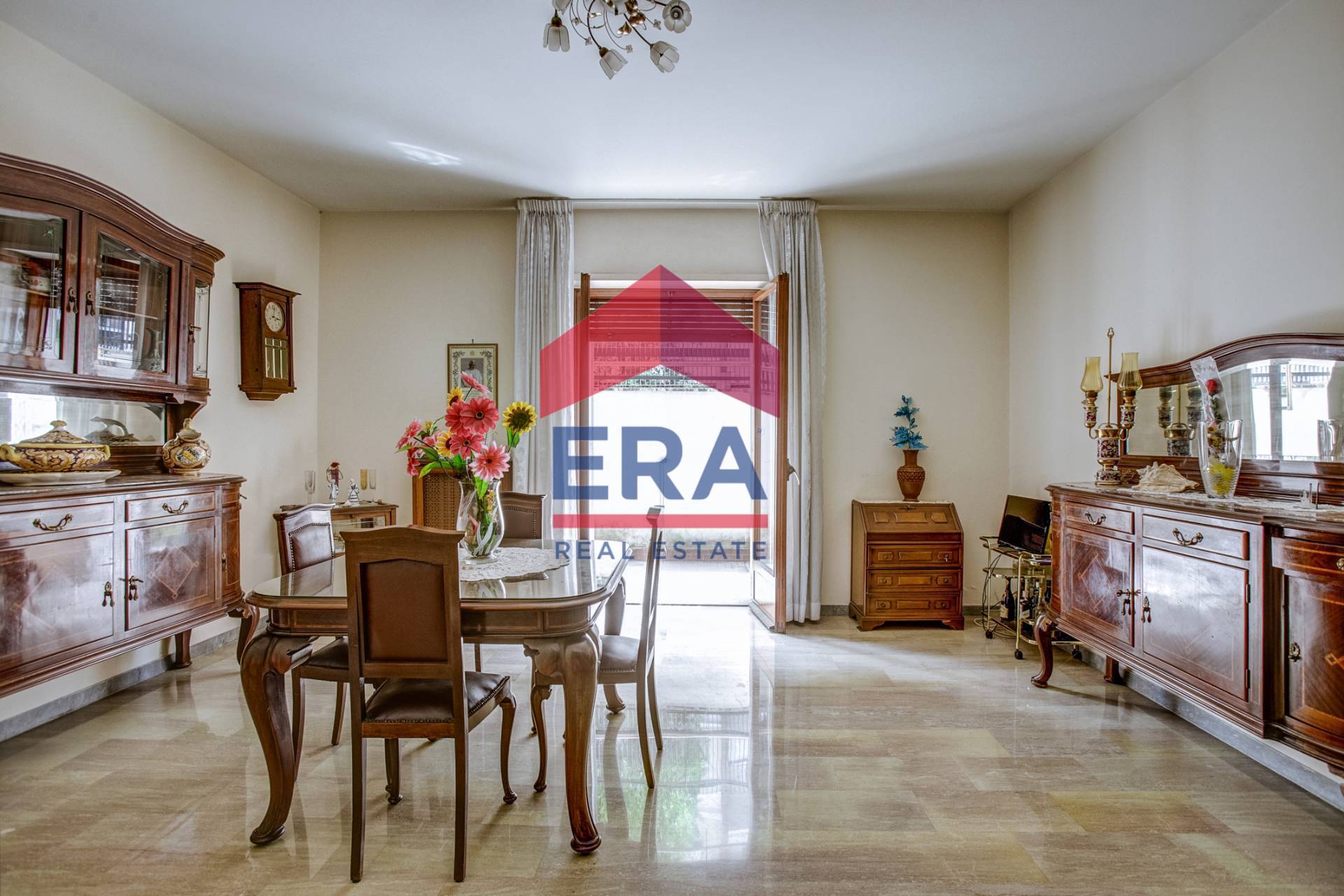 Immagine 1 di Appartamento in vendita  in Via Enrico Fermi 49 a Roma