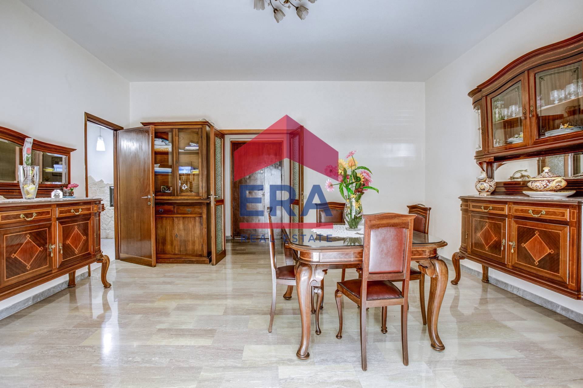 Immagine 6 di Appartamento in vendita  in Via Enrico Fermi 49 a Roma