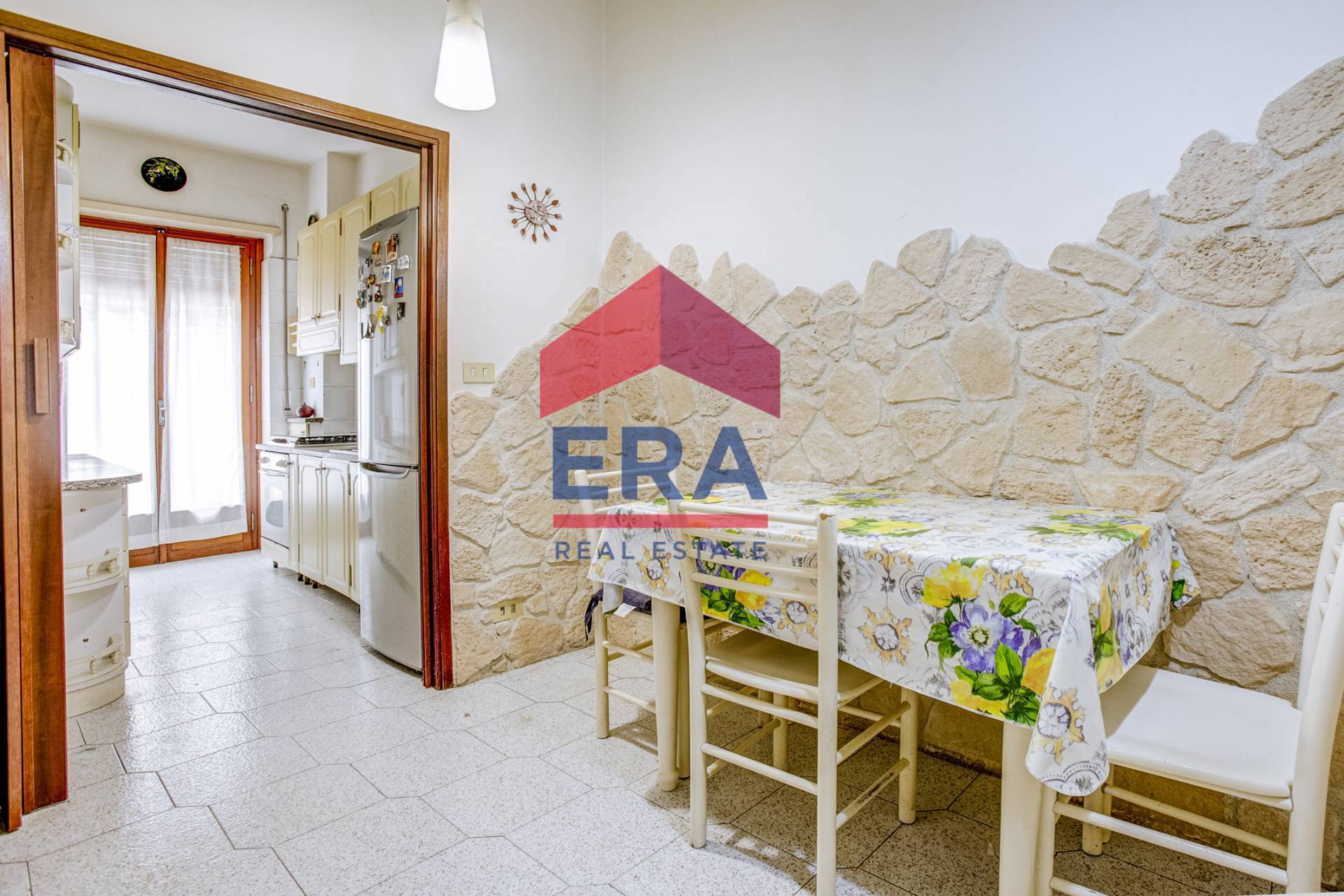 Immagine 9 di Appartamento in vendita  in Via Enrico Fermi 49 a Roma