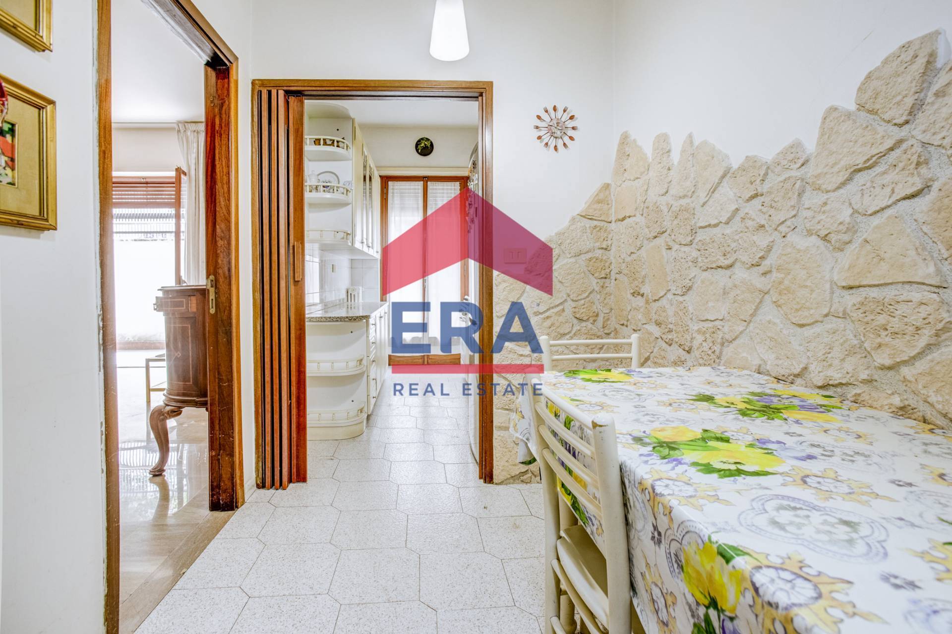 Immagine 17 di Appartamento in vendita  in Via Enrico Fermi 49 a Roma