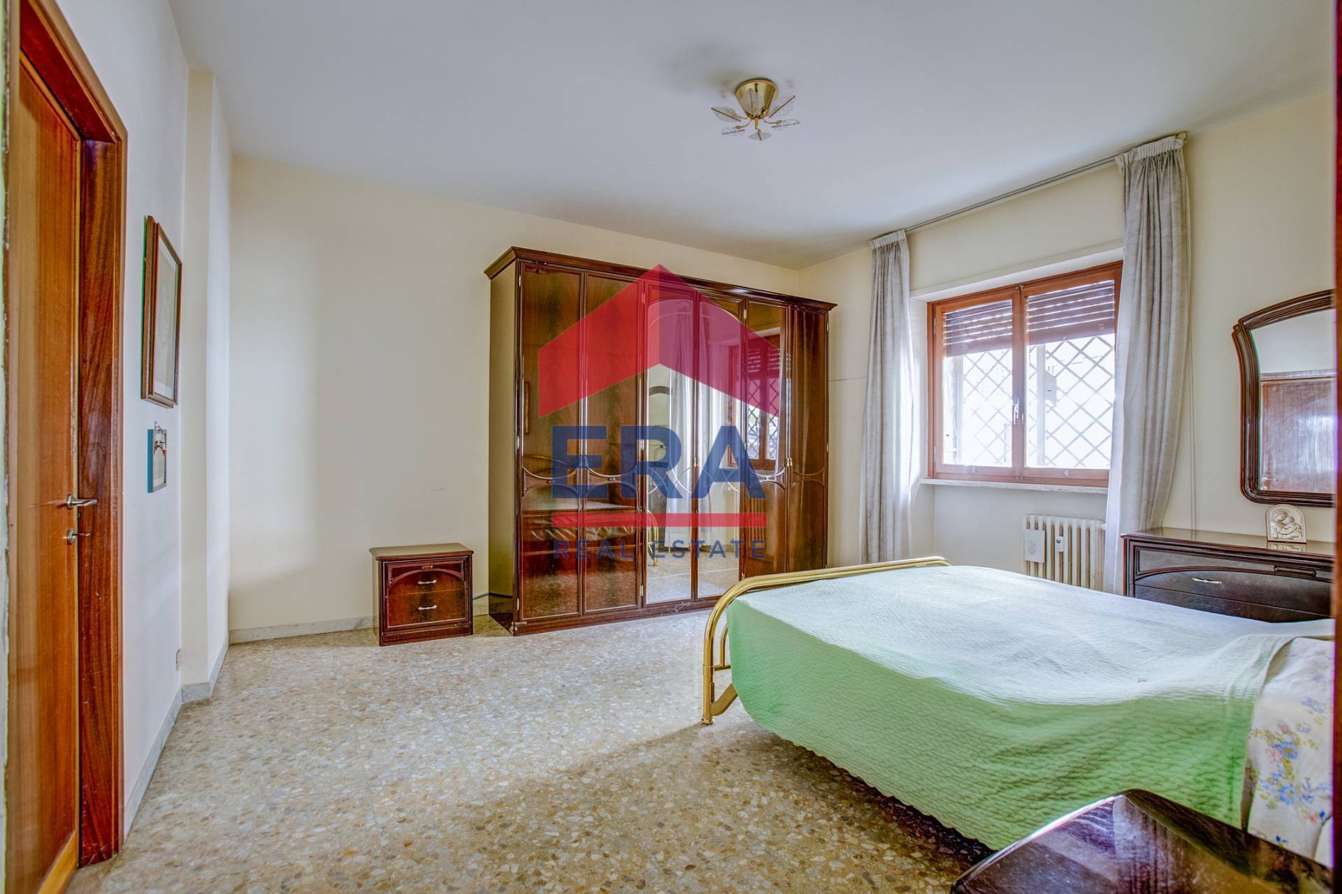 Immagine 7 di Appartamento in vendita  in Via Enrico Fermi 49 a Roma