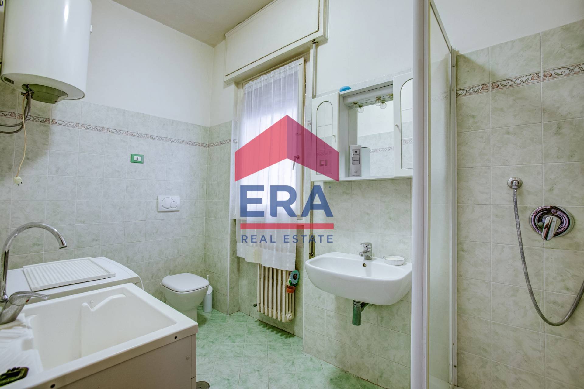 Immagine 19 di Appartamento in vendita  in Via Enrico Fermi 49 a Roma