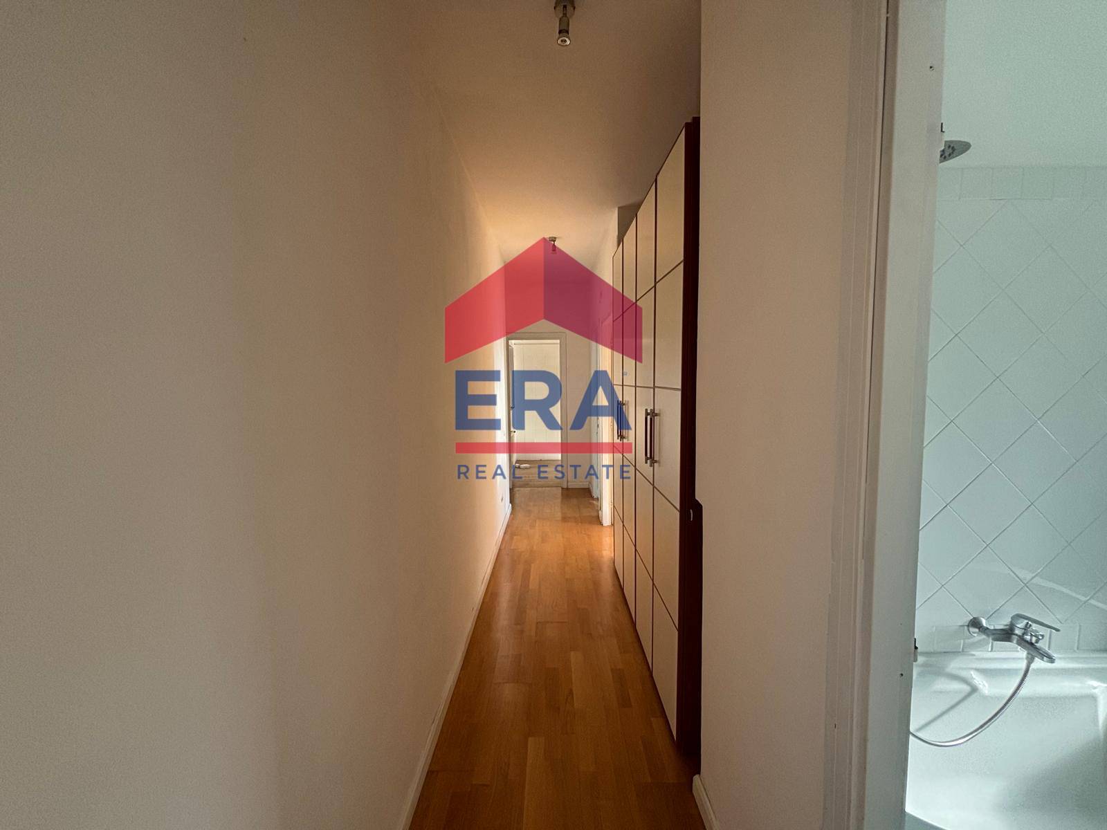 Immagine 9 di Appartamento in vendita  in Via Ildebrando Vivanti 125 a Roma