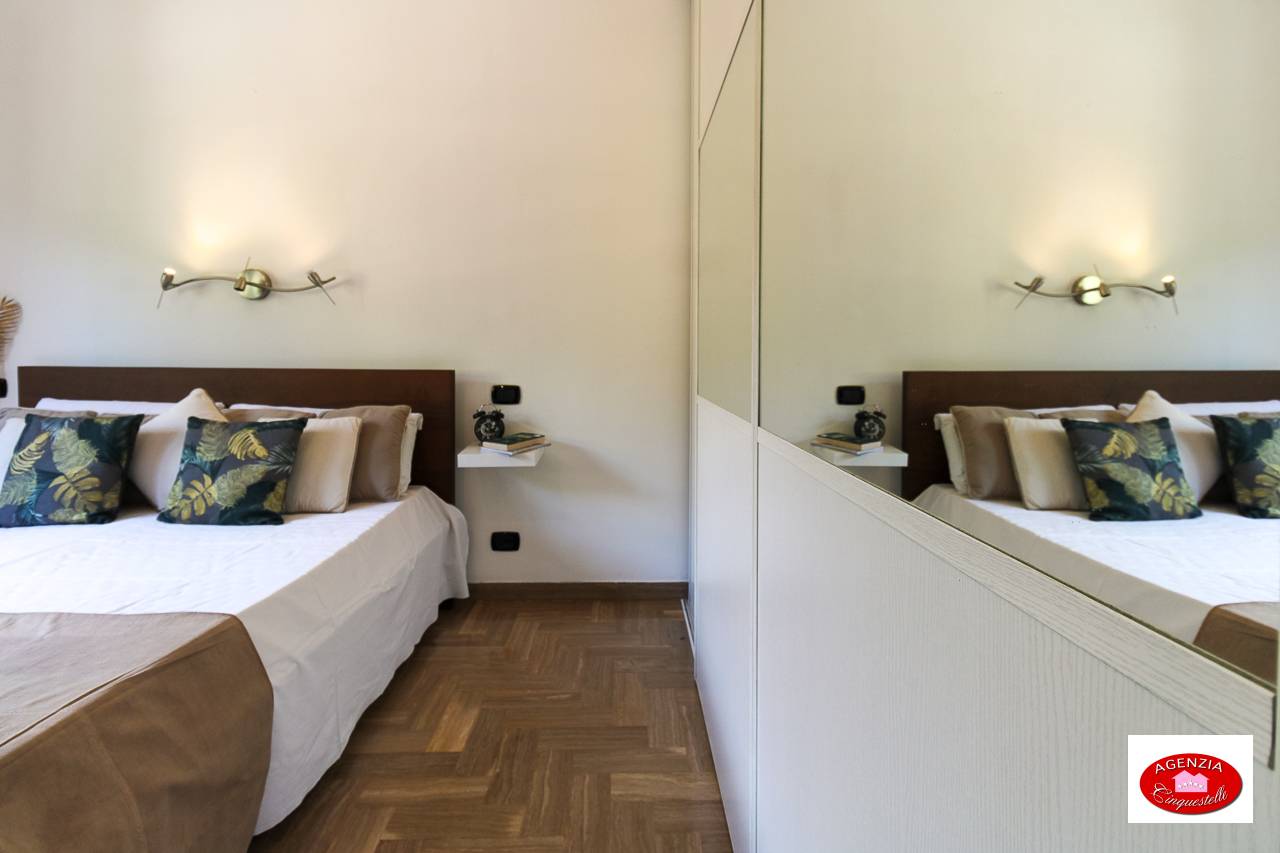 Immagine 1 di Villa in vendita  in Via Pero 116 a Varazze