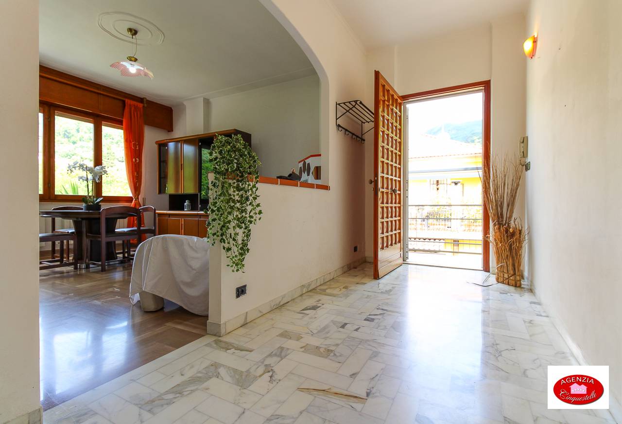 Immagine 9 di Villa in vendita  in Via Pero 116 a Varazze