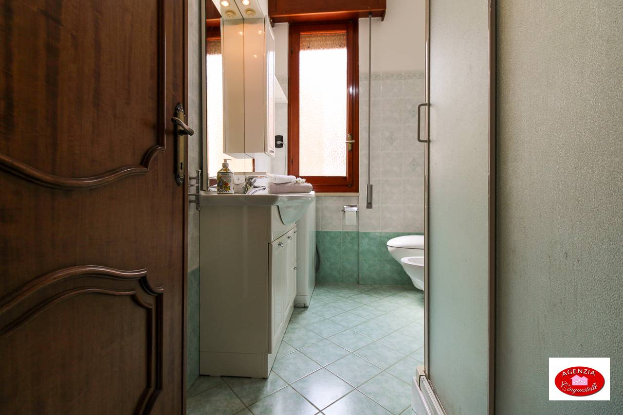 Immagine 25 di Villa in vendita  in Via Pero 116 a Varazze