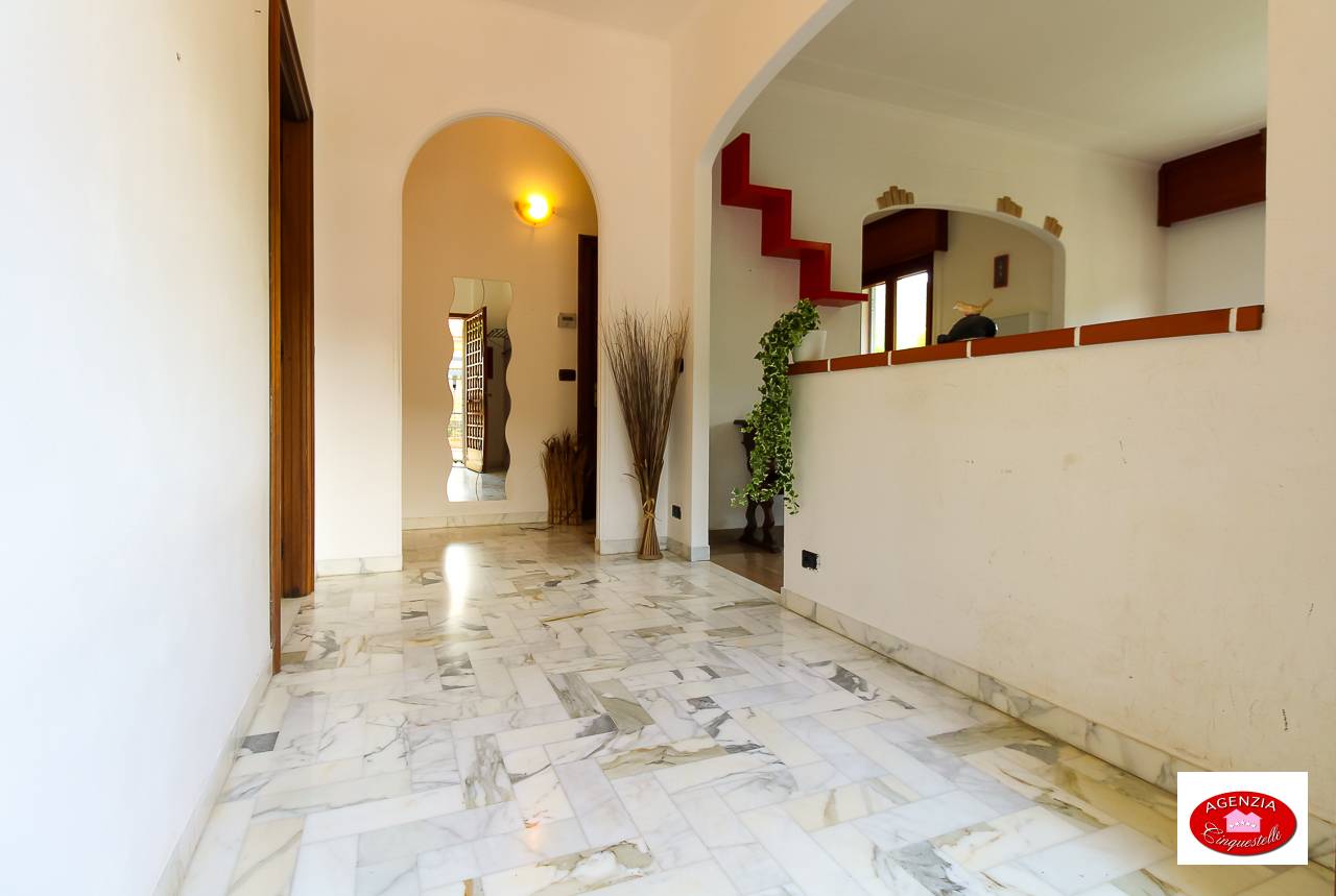 Immagine 19 di Villa in vendita  in Via Pero 116 a Varazze