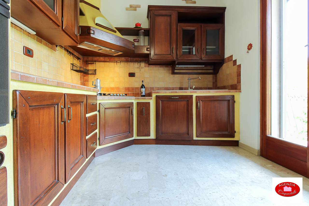 Immagine 16 di Villa in vendita  in Via Pero 116 a Varazze